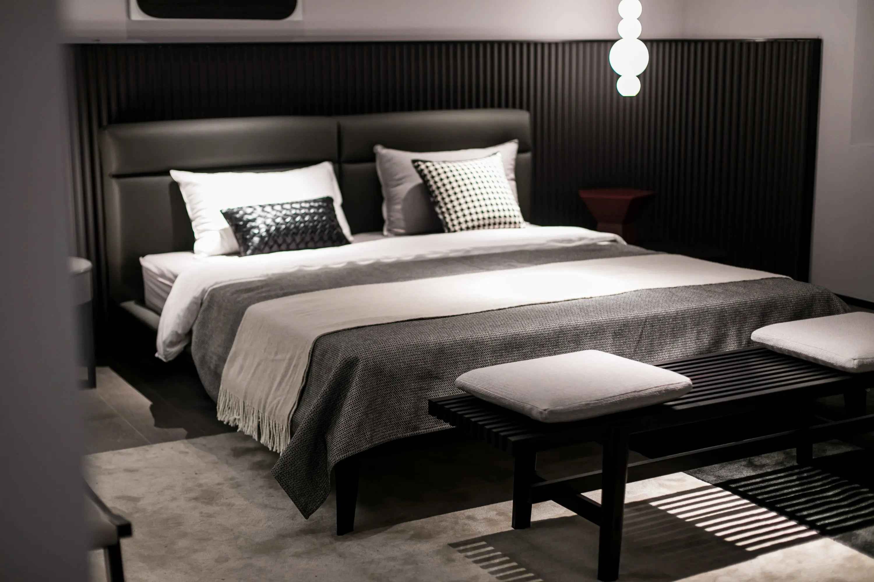 Luxe Leather KB-VVCASA-BED-VX1-1779-1 Bed