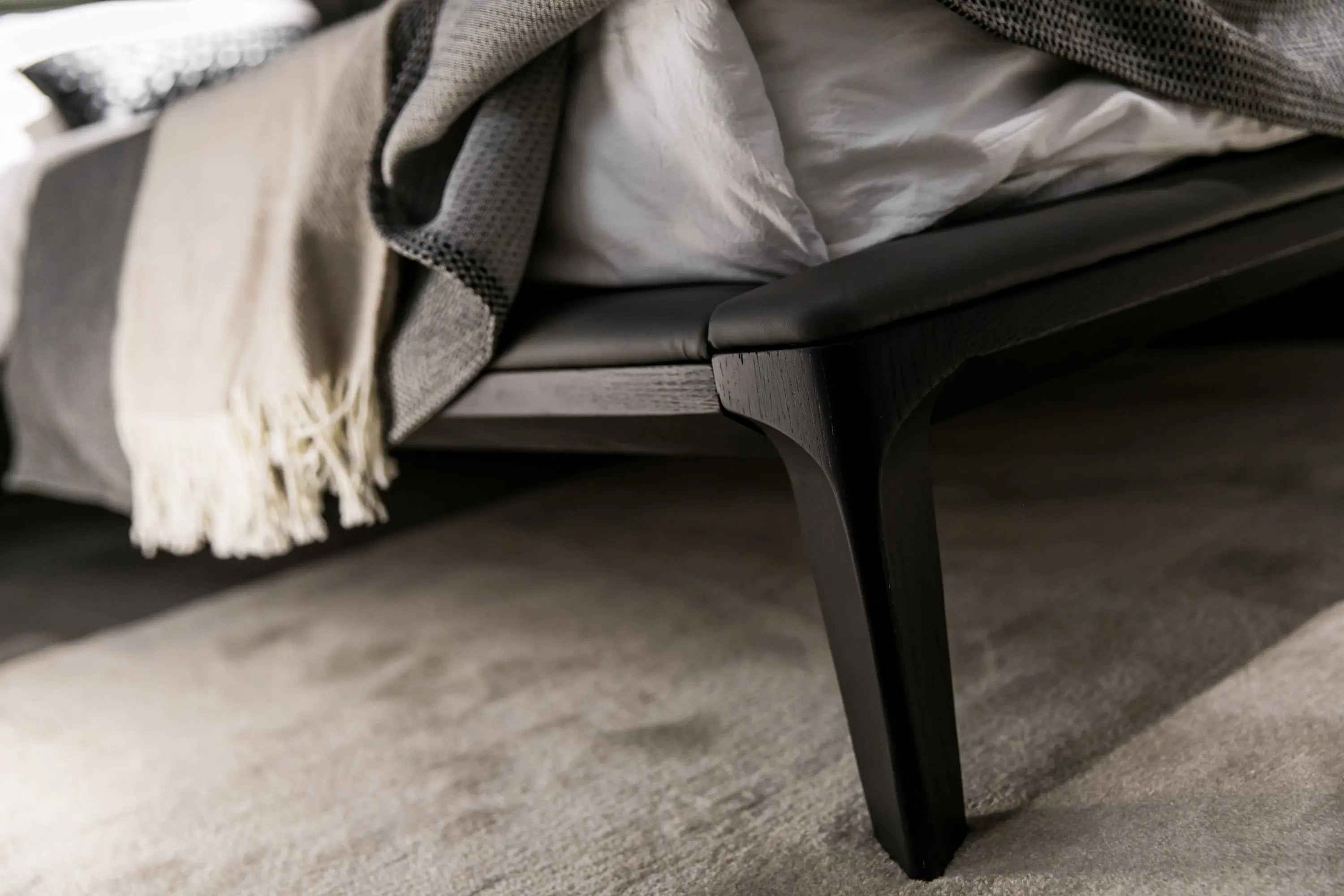 Luxe Leather KB-VVCASA-BED-VX1-1779-1 Bed