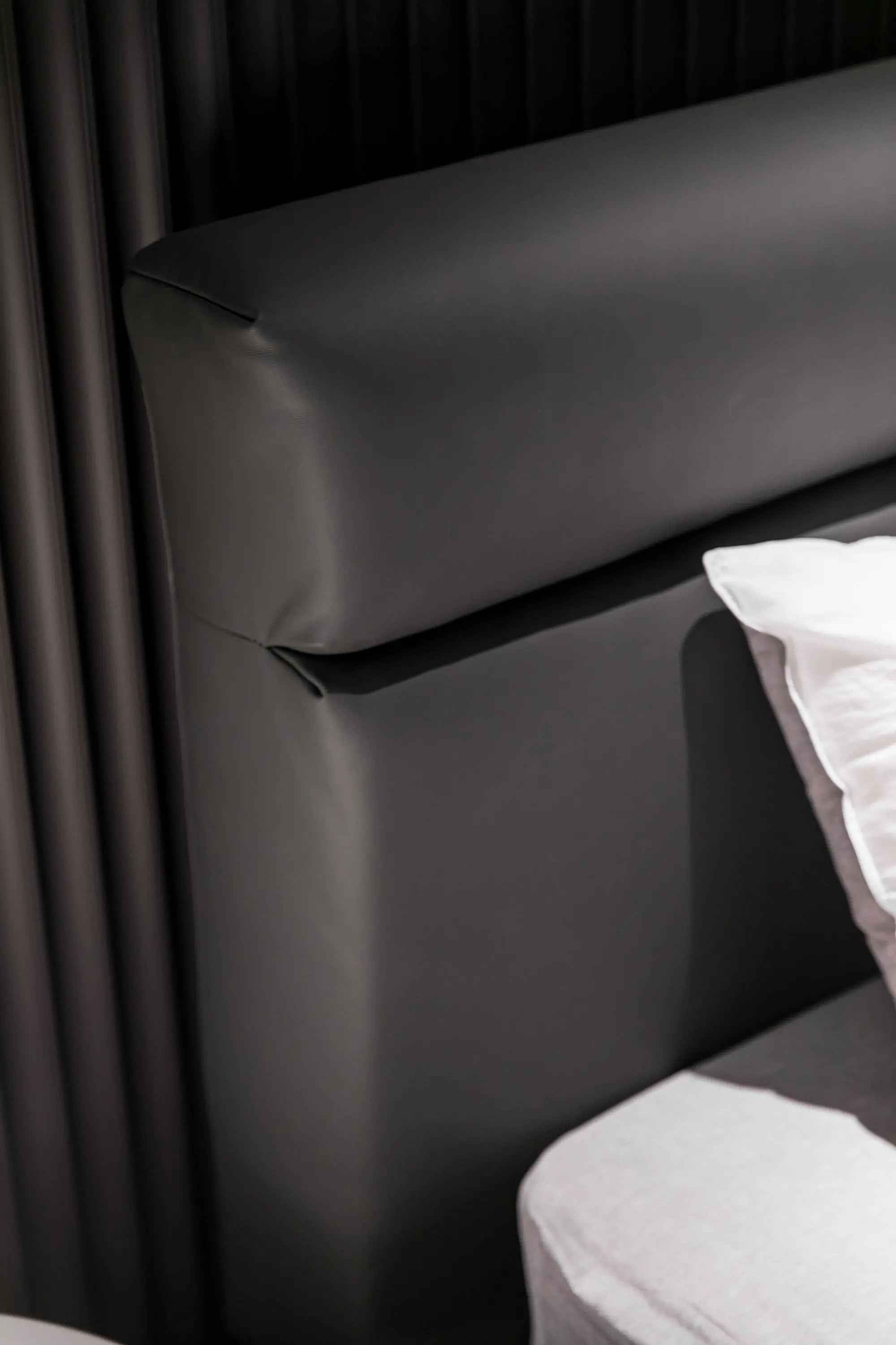 Luxe Leather KB-VVCASA-BED-VX1-1779-1 Bed