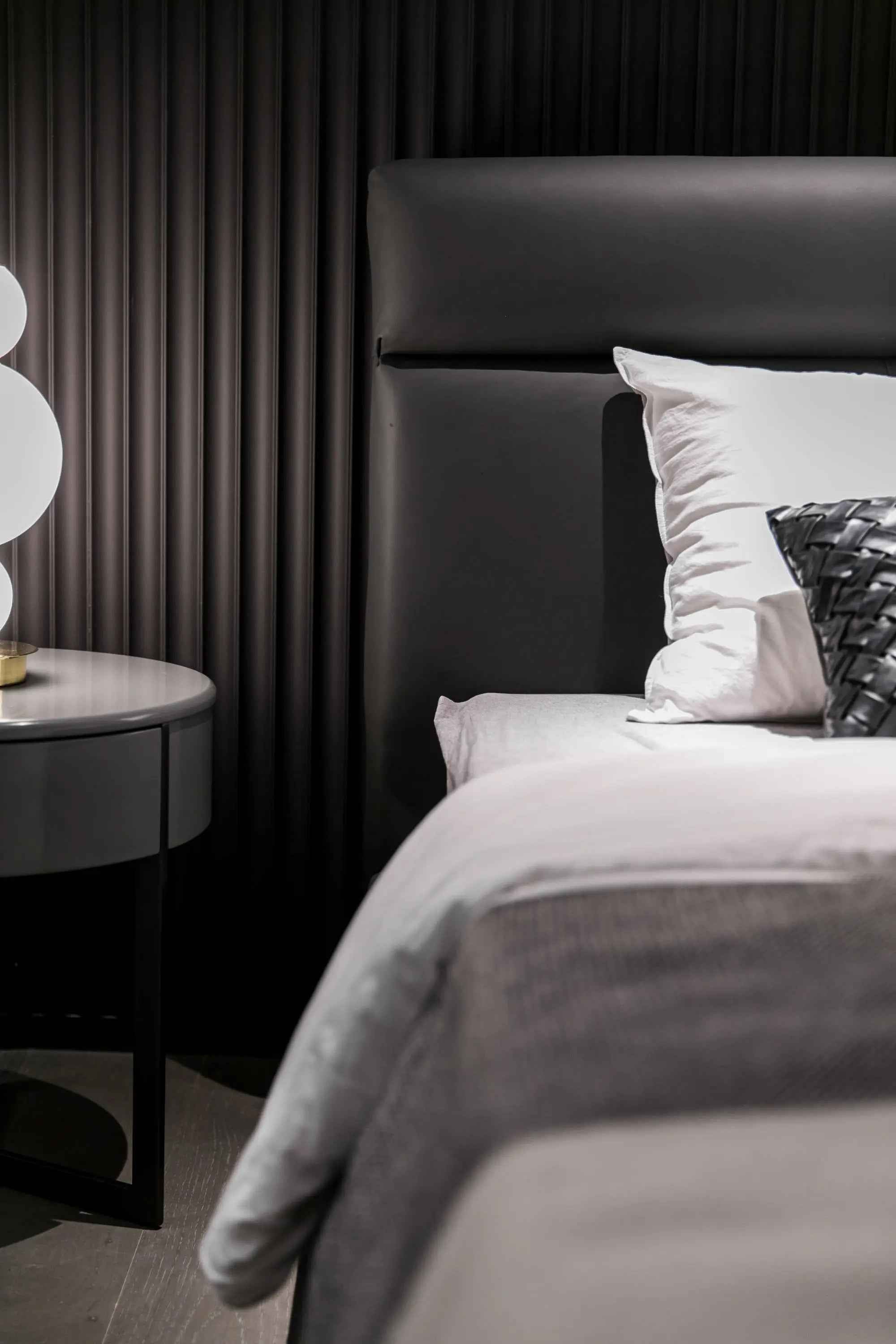 Luxe Leather KB-VVCASA-BED-VX1-1779-1 Bed