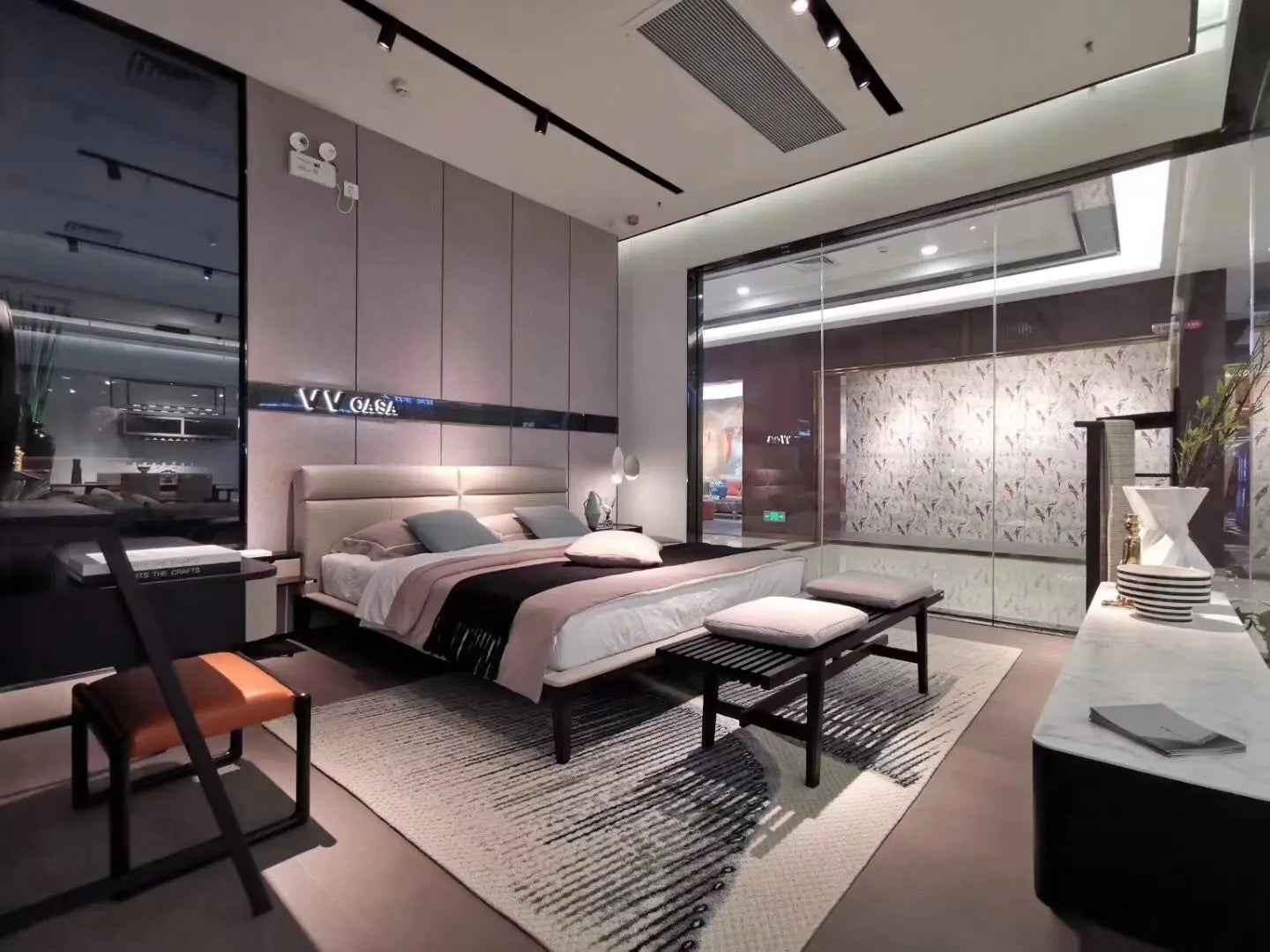 Luxe Leather KB-VVCASA-BED-VX1-1779-1 Bed