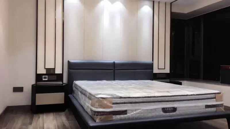 Luxe Leather KB-VVCASA-BED-VX1-1779-1 Bed