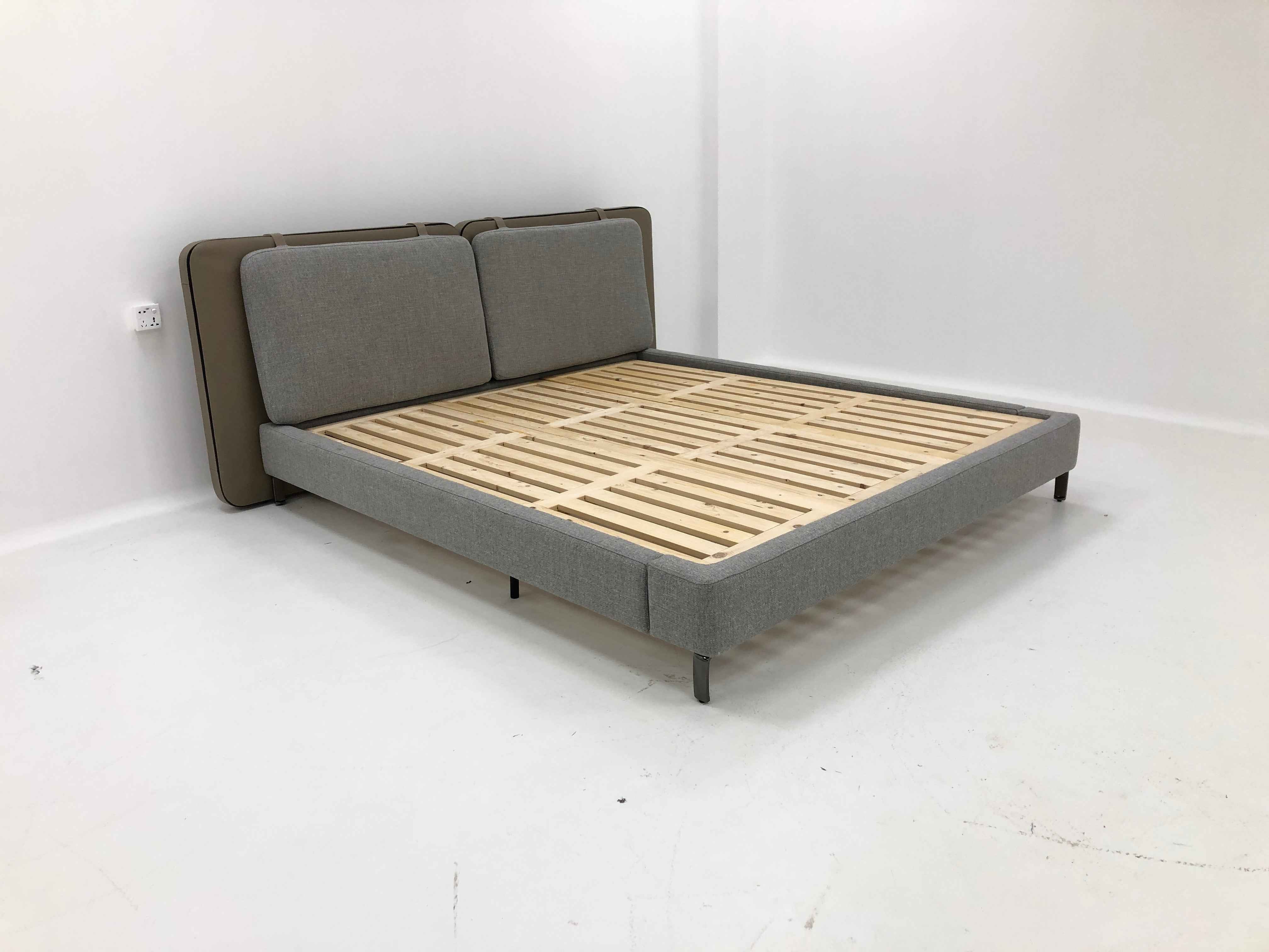 MB-049 Bed