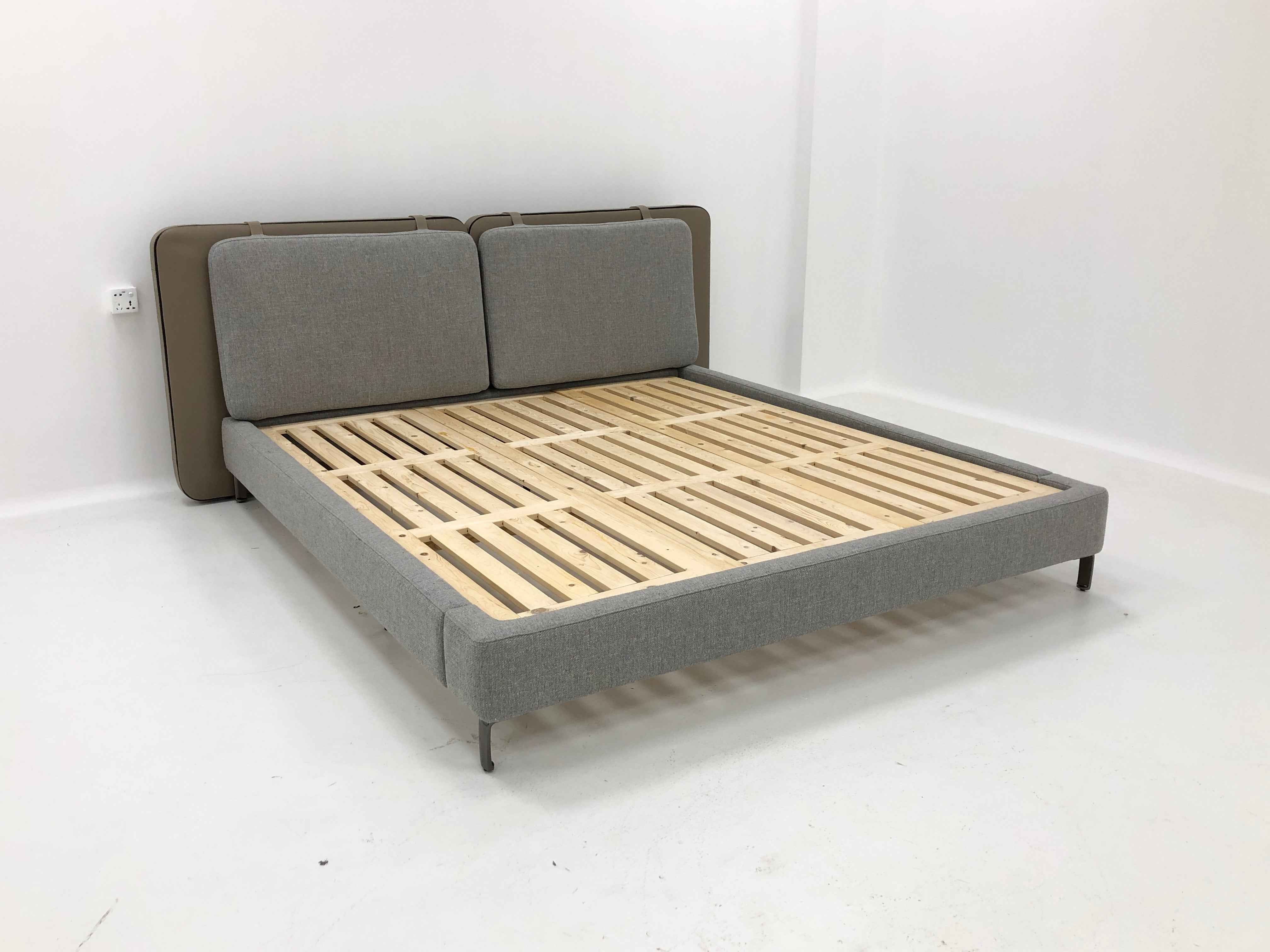 MB-049 Bed