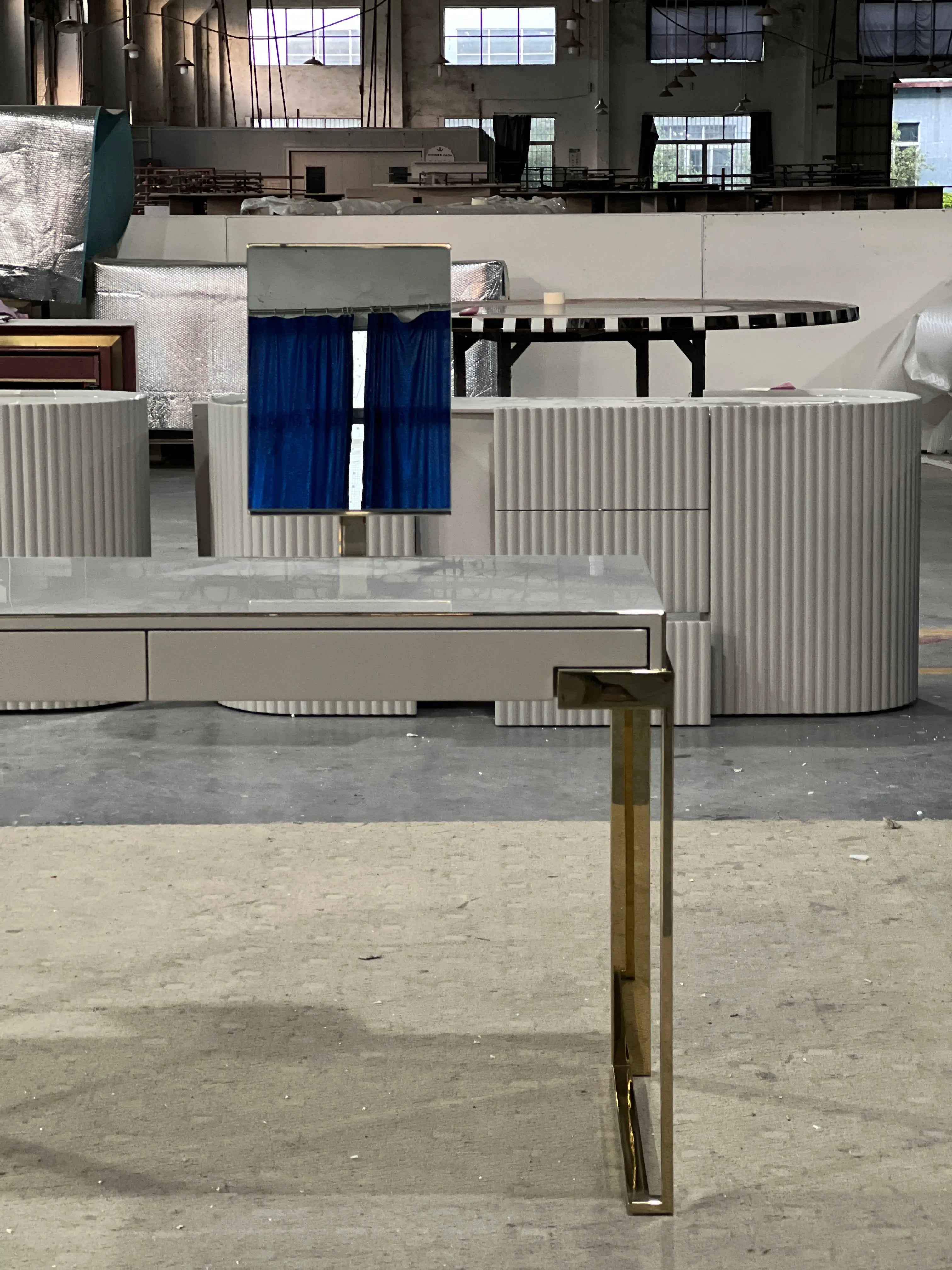 Metal Frame Elegant Design Dressing Table With Mirror W009B13B Fendi style Aura Lady Desk Dressing Table