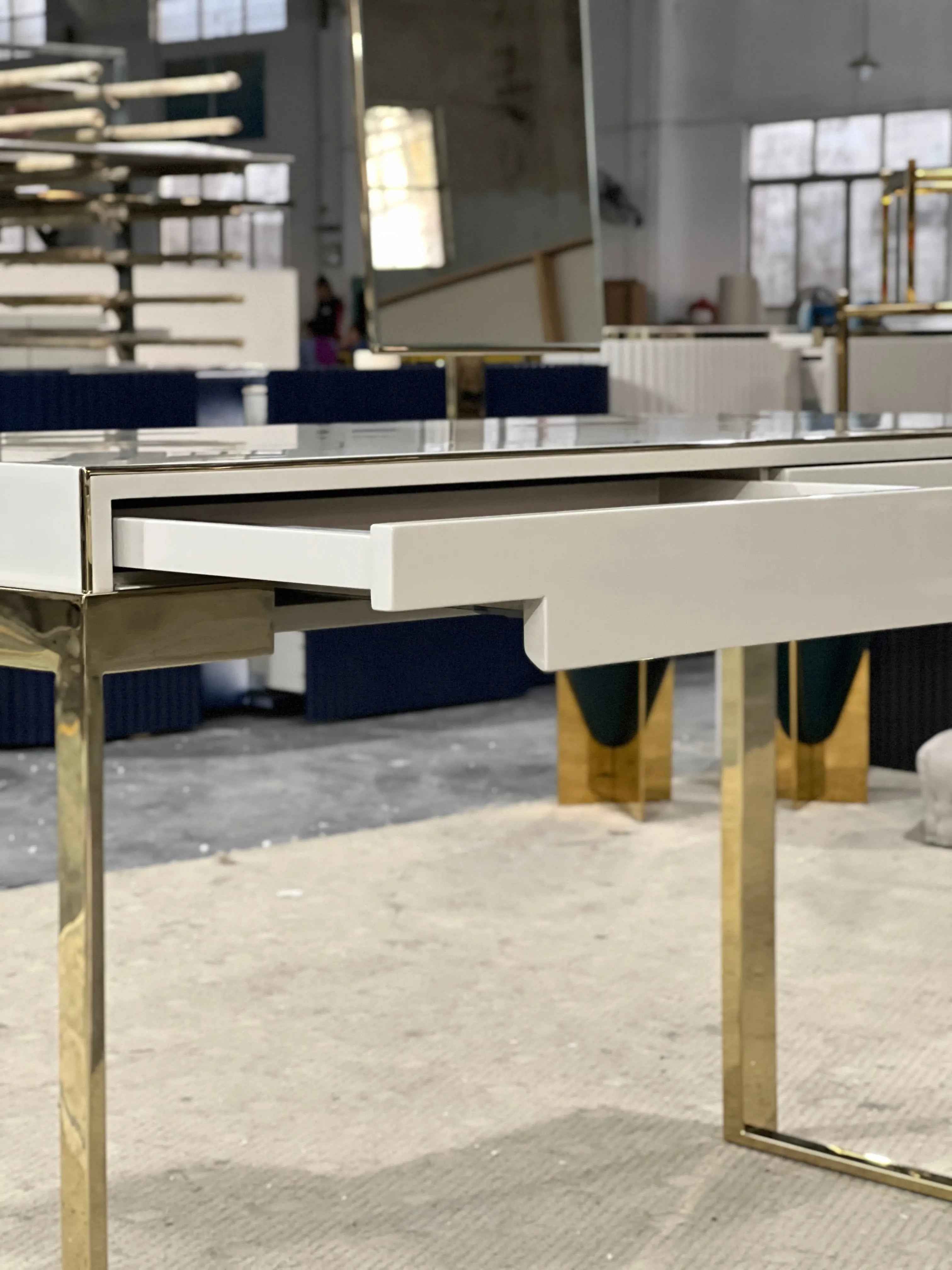 Metal Frame Elegant Design Dressing Table With Mirror W009B13B Fendi style Aura Lady Desk Dressing Table