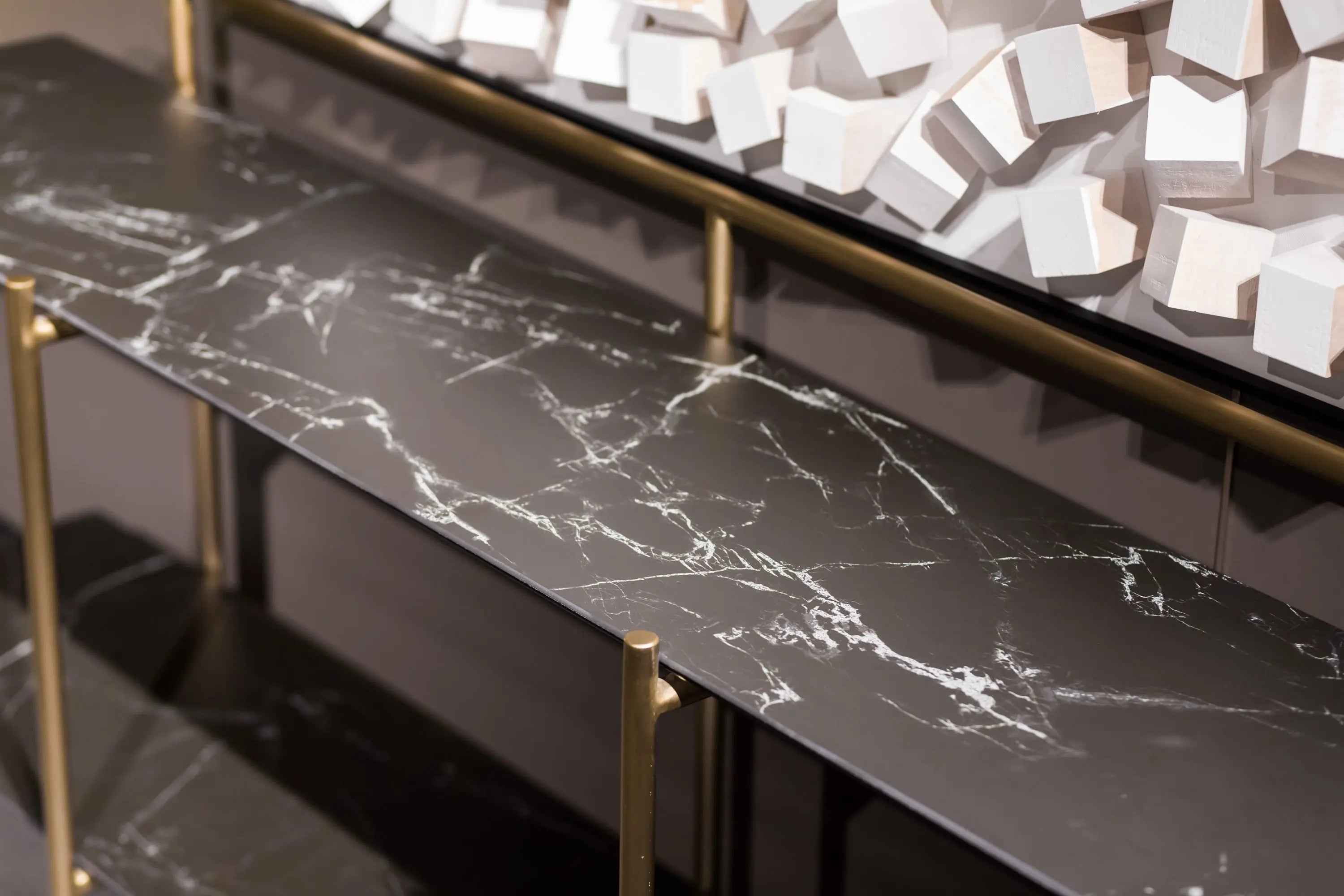 Minimalism And Luxury Stainless Steel Plate HC1919-8 Corner Table