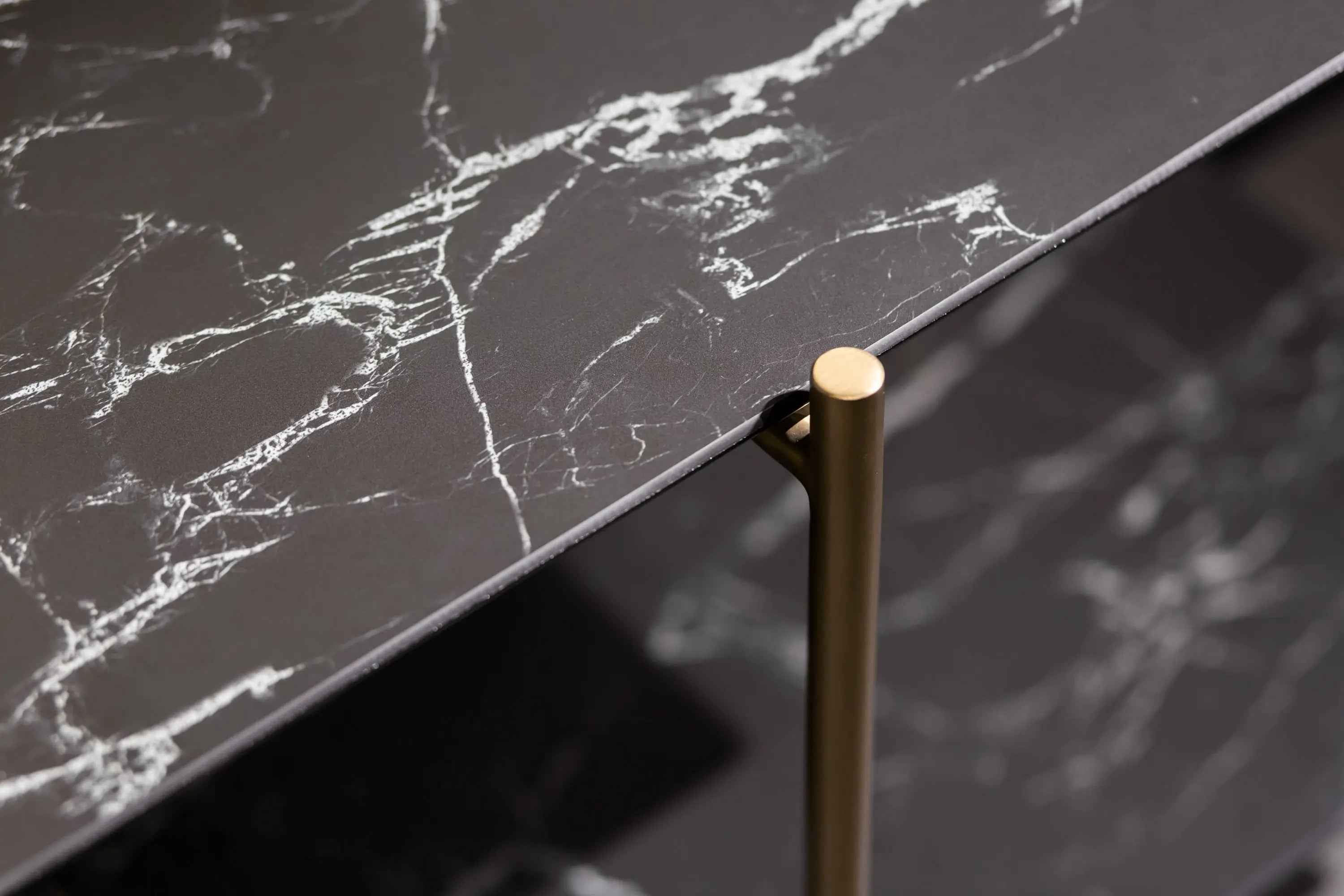 Minimalism And Luxury Stainless Steel Plate HC1919-8 Corner Table