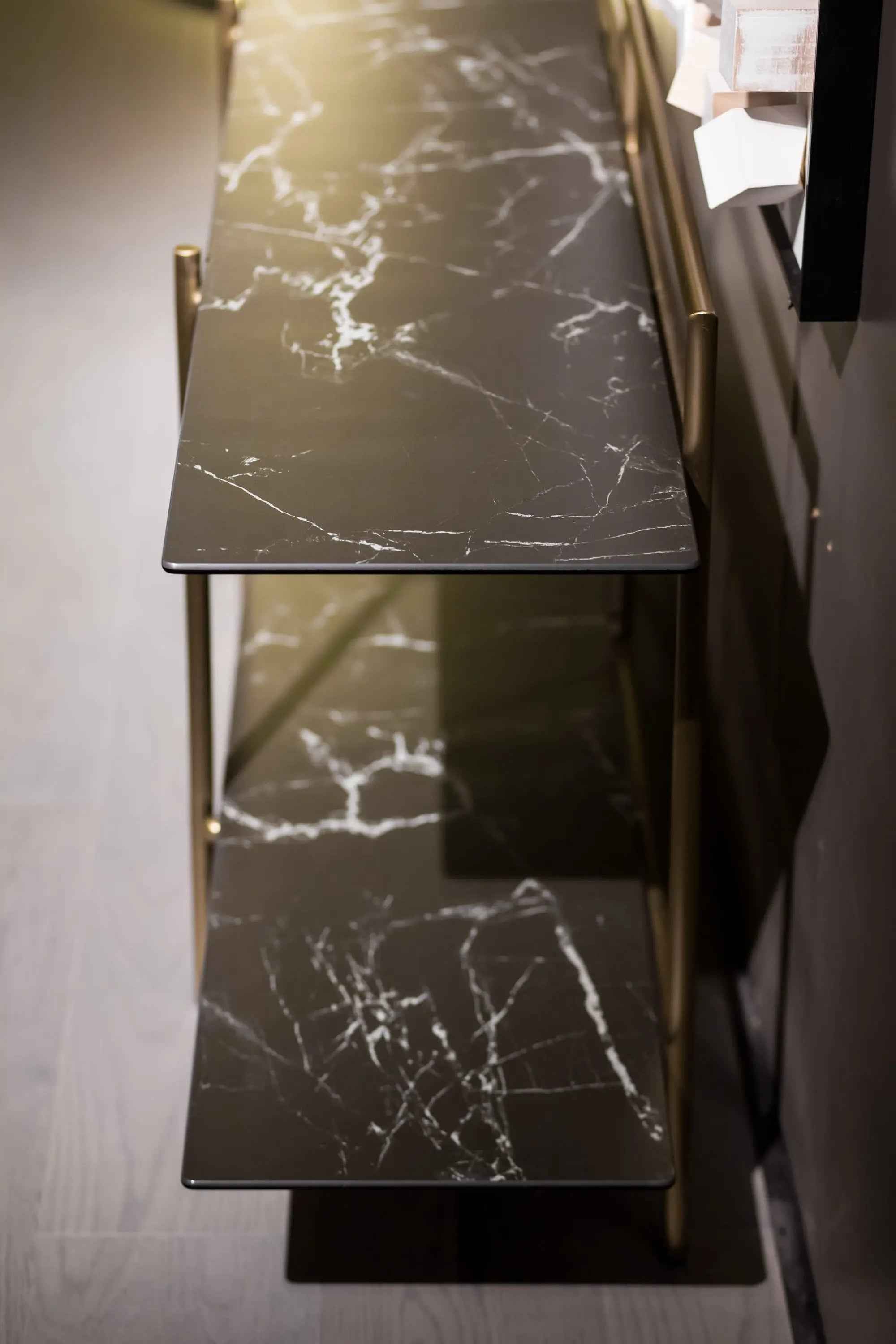 Minimalism And Luxury Stainless Steel Plate HC1919-8 Corner Table