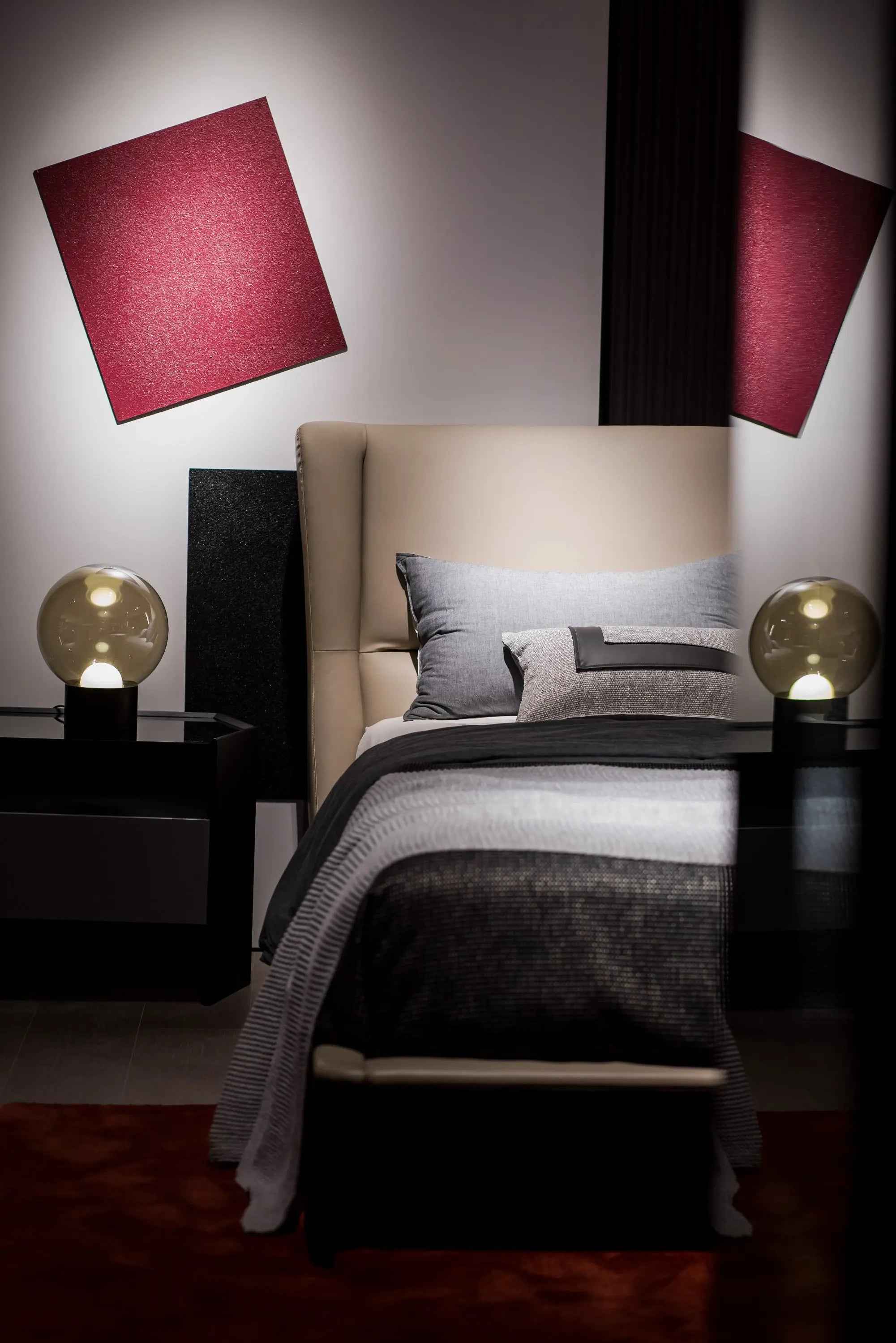 Minimalist Chic Leather KB-VVCASA-BED-VX1-1695-1 Bed