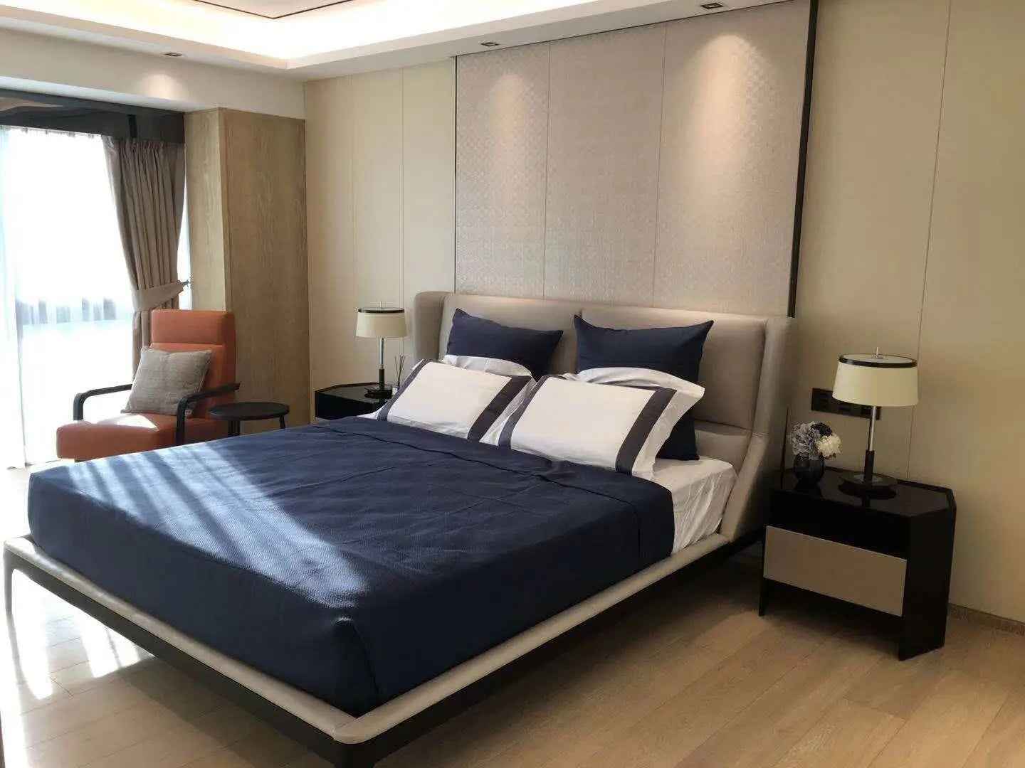 Minimalist Chic Leather KB-VVCASA-BED-VX1-1695-1 Bed