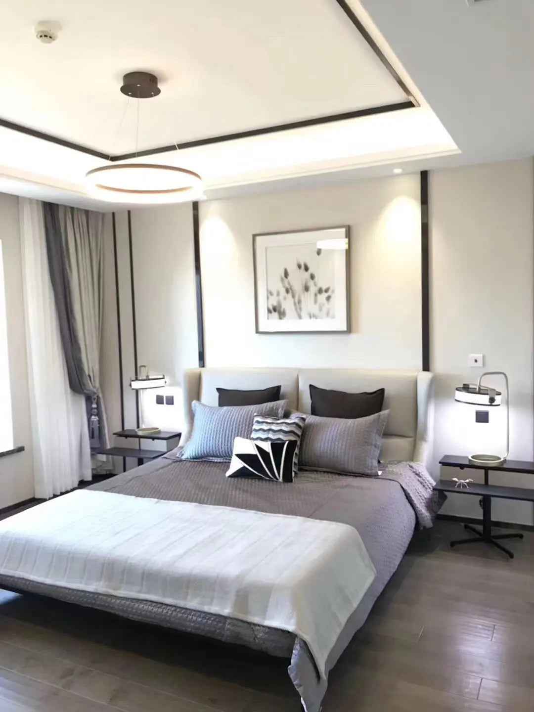 Minimalist Chic Leather KB-VVCASA-BED-VX1-1695-1 Bed