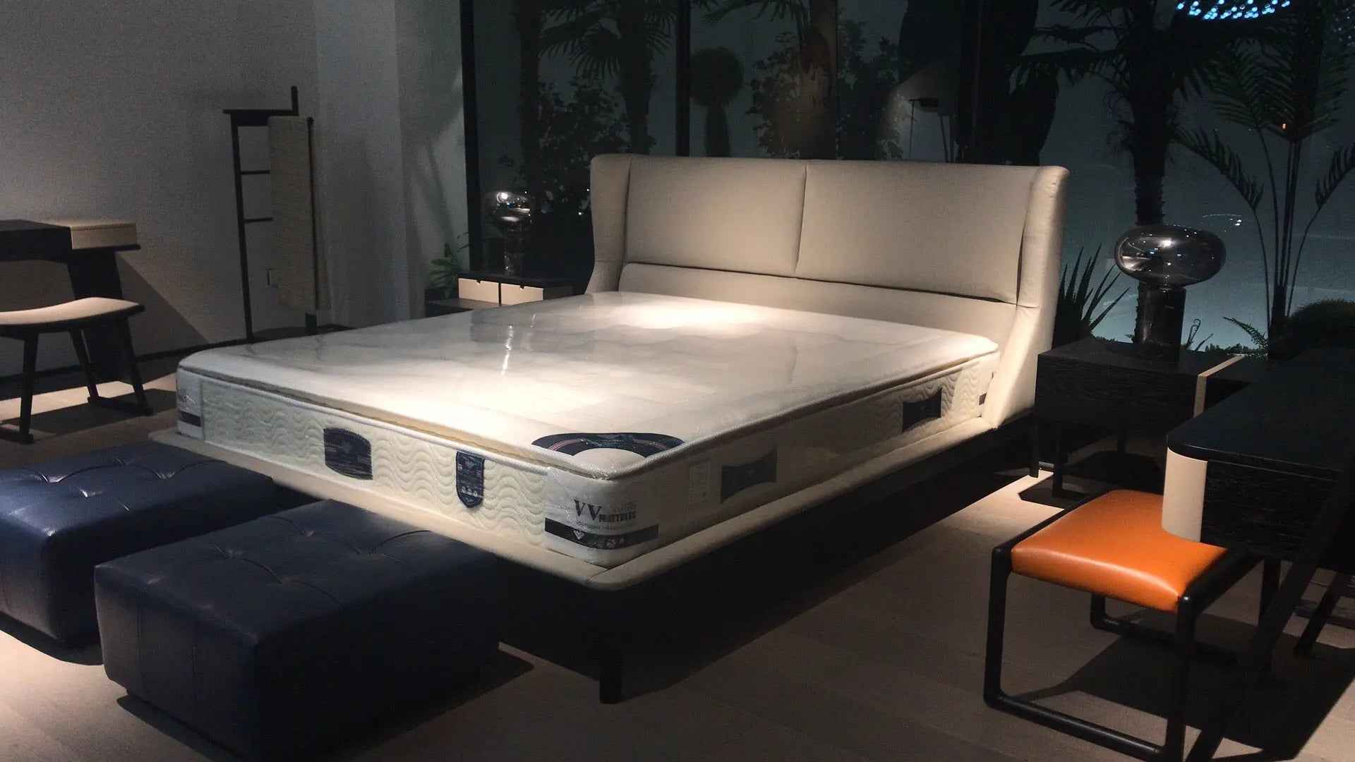 Minimalist Chic Leather KB-VVCASA-BED-VX1-1695-1 Bed