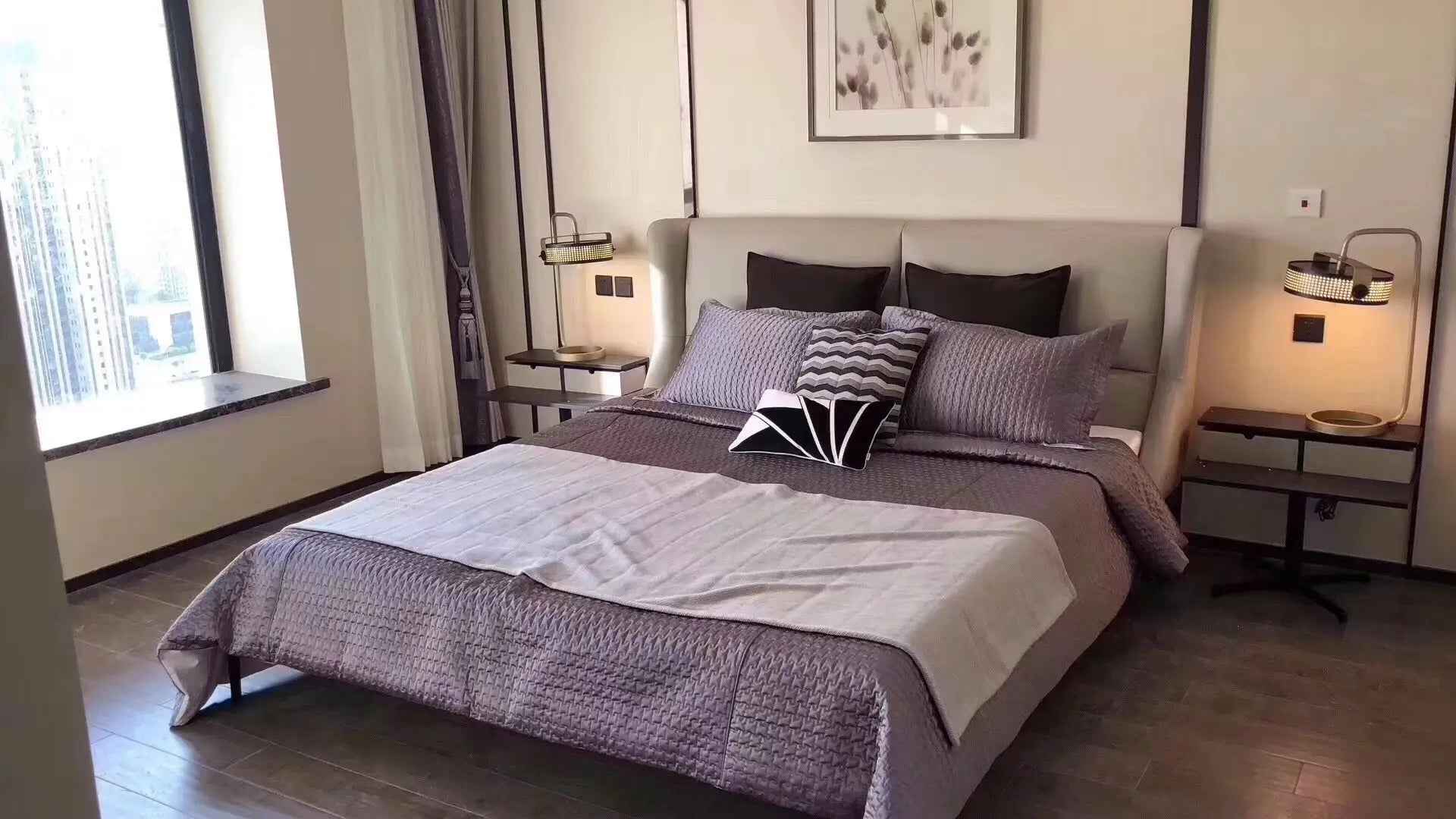 Minimalist Chic Leather KB-VVCASA-BED-VX1-1695-1 Bed