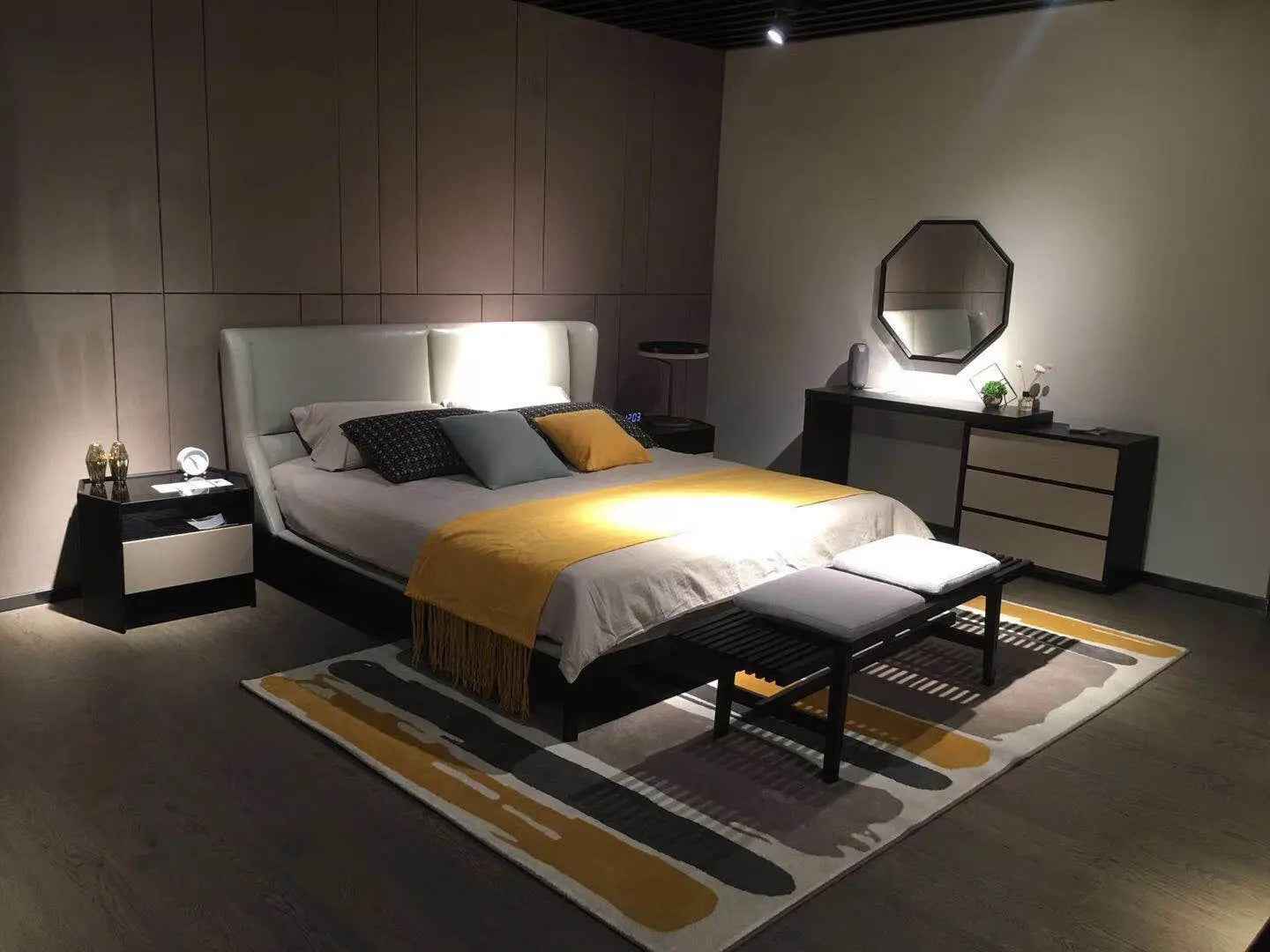 Minimalist Chic Leather KB-VVCASA-BED-VX1-1695-1 Bed