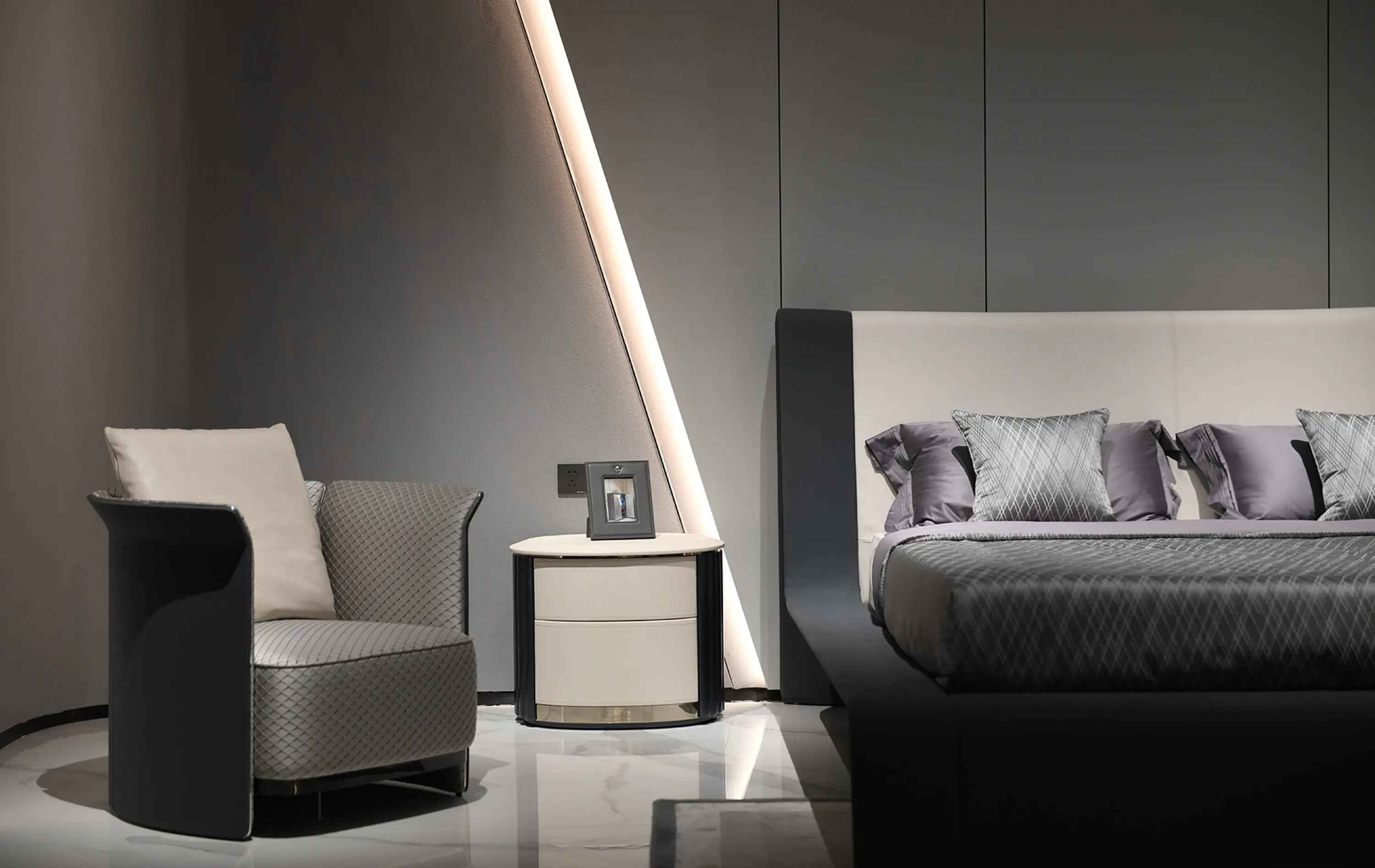 Modern Minimalist Bedside Table: Sleek and Functional Nightstand W018B11 Bentley style Bedside Tabel