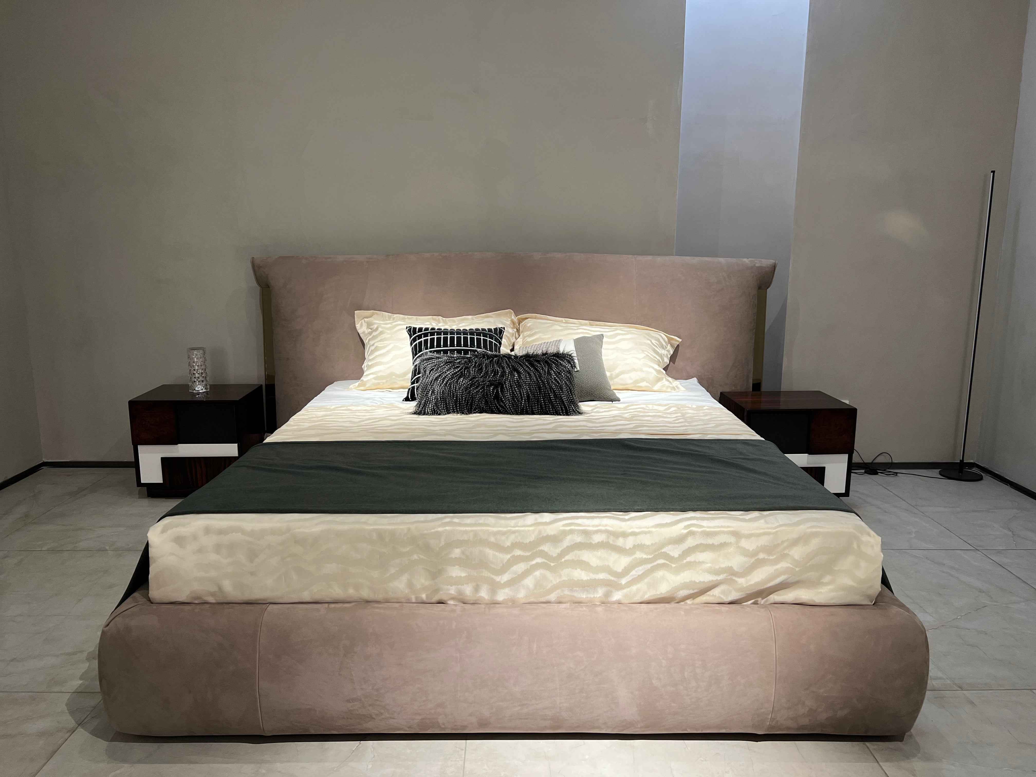 RC-17 Minimalism Bed
