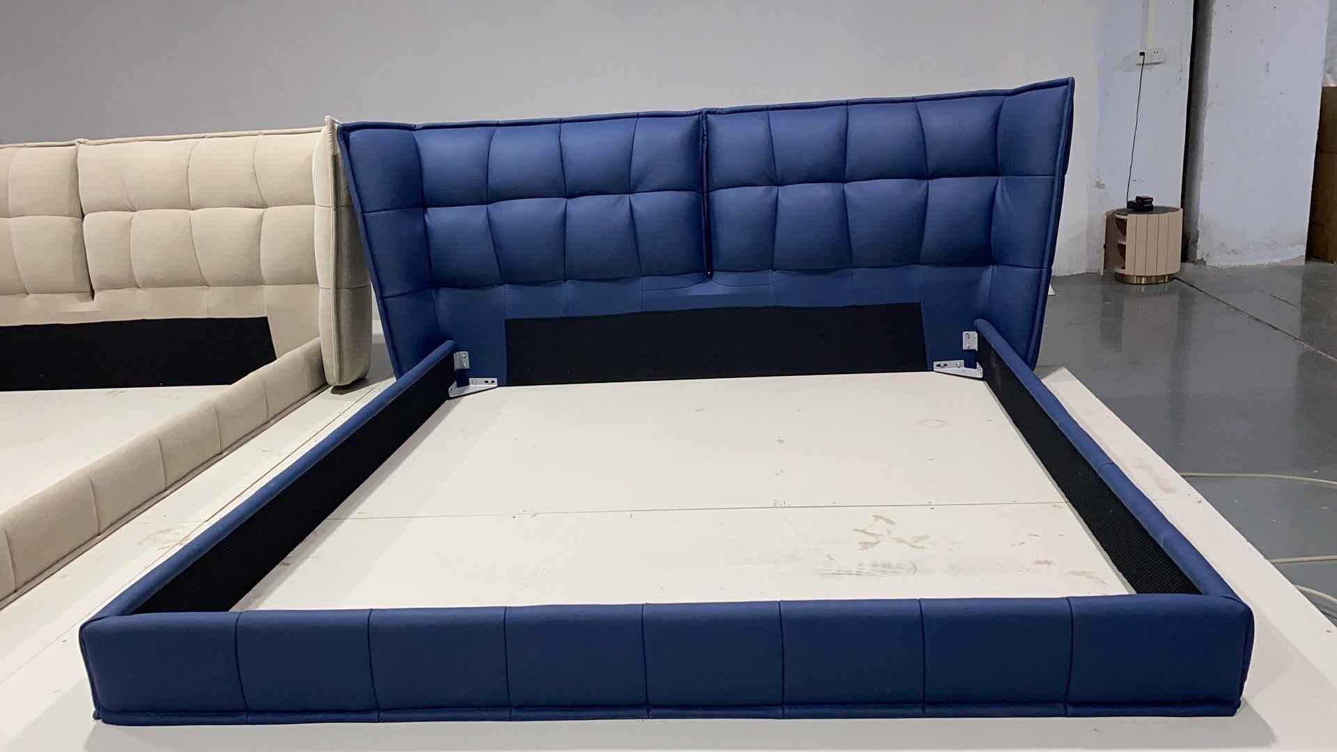 RC-19 Minimalism Bed