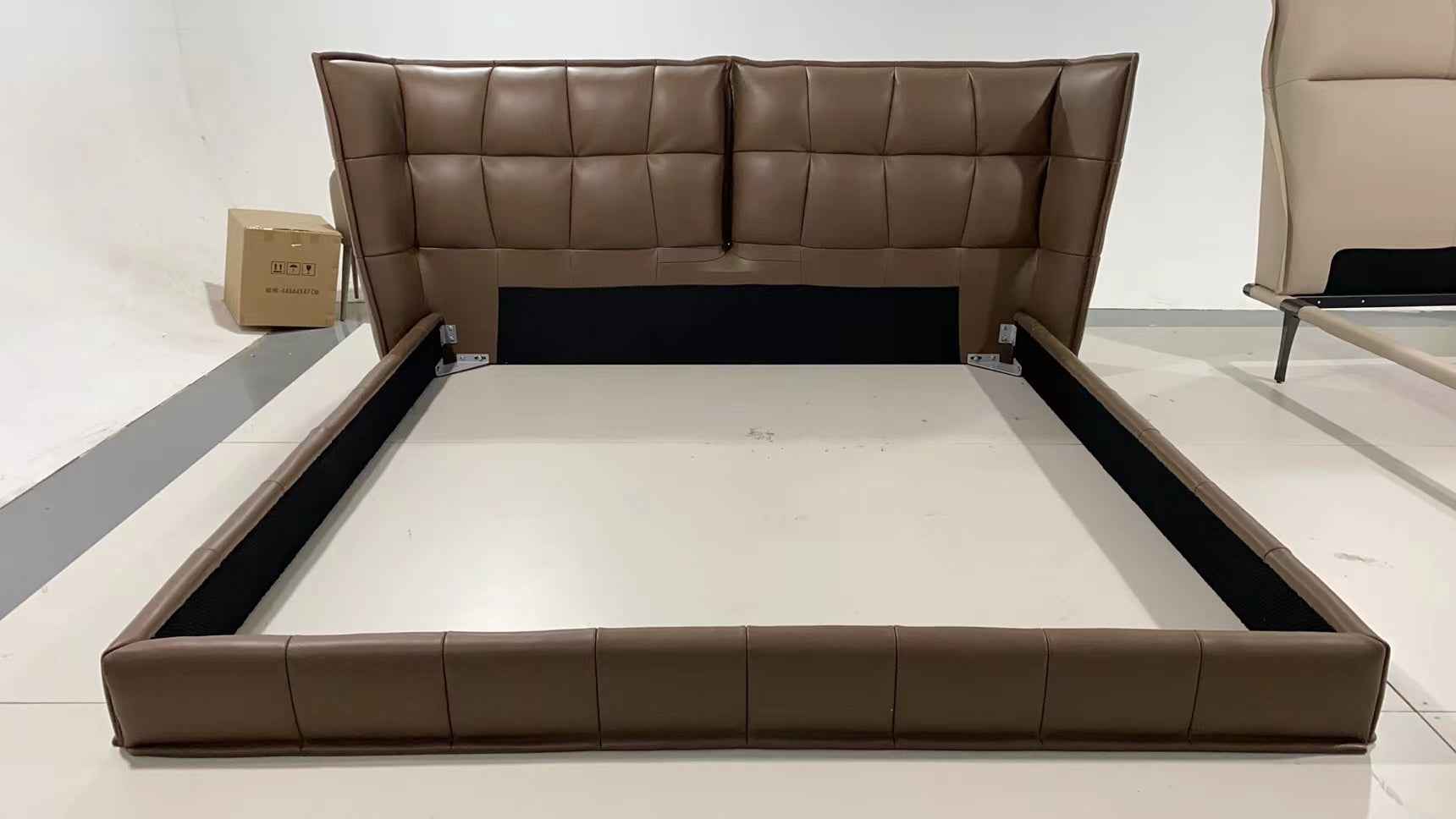 RC-19 Minimalism Bed