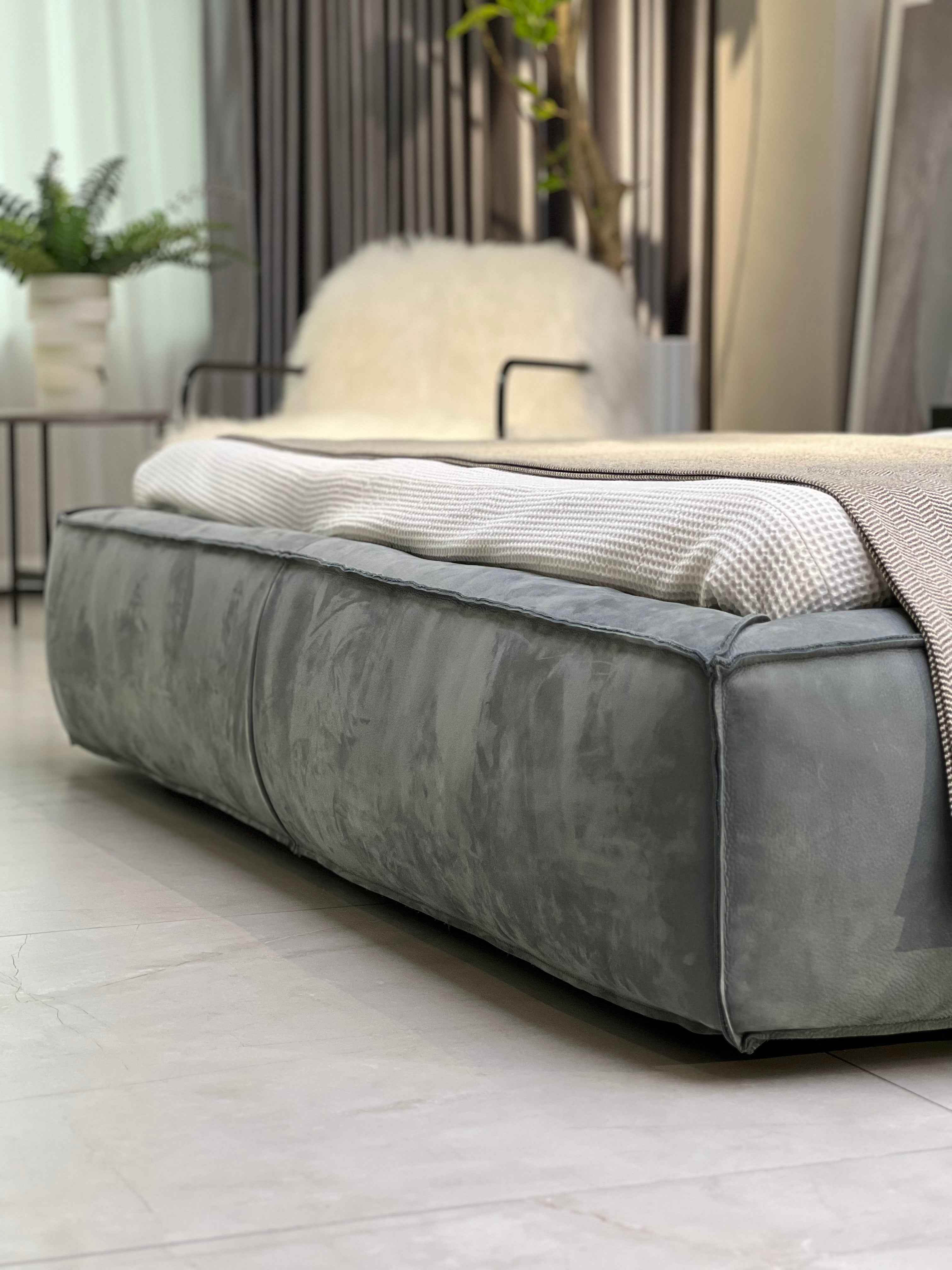 RC-27 Minimalism Bed