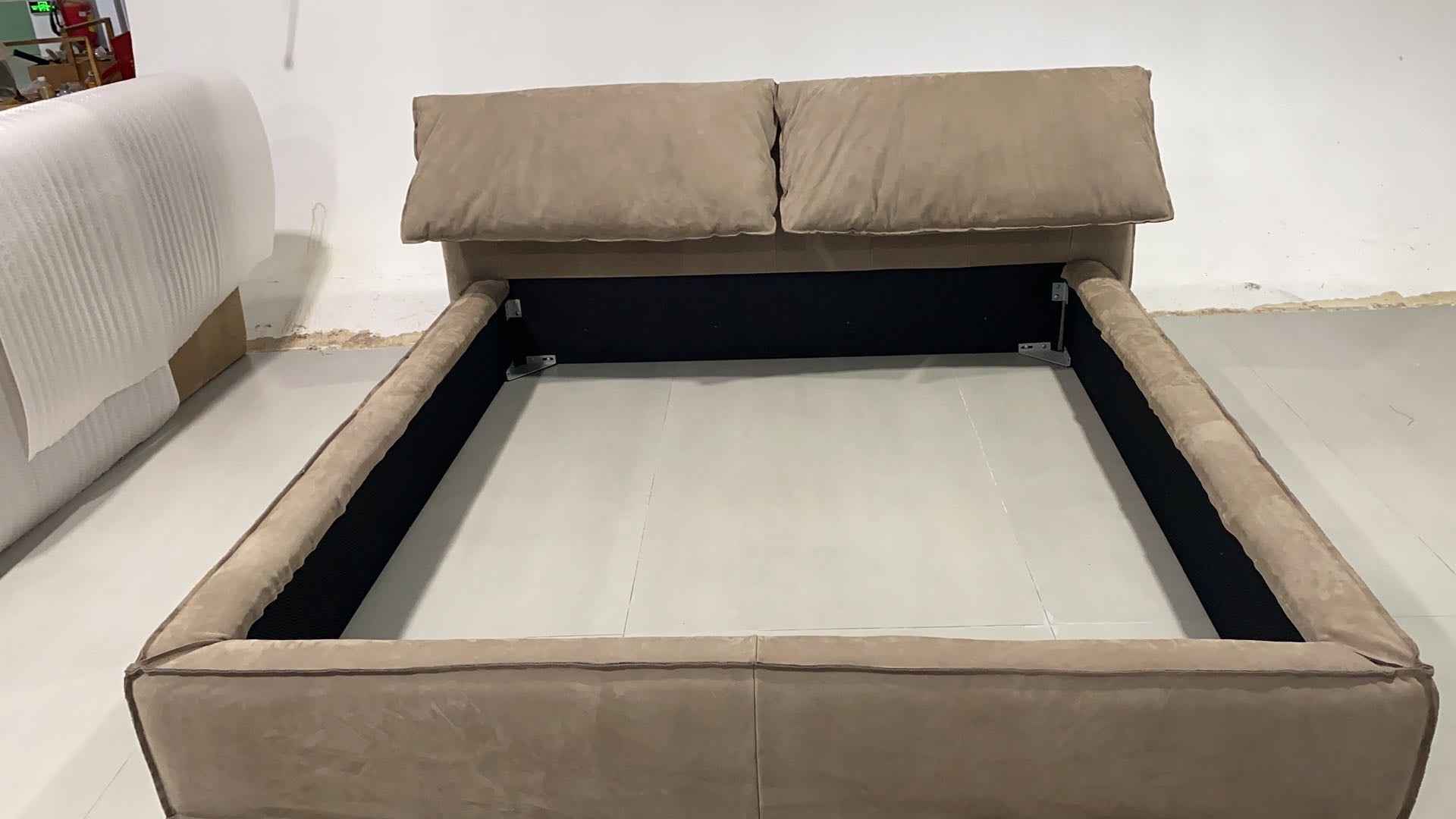 RC-27 Minimalism Bed