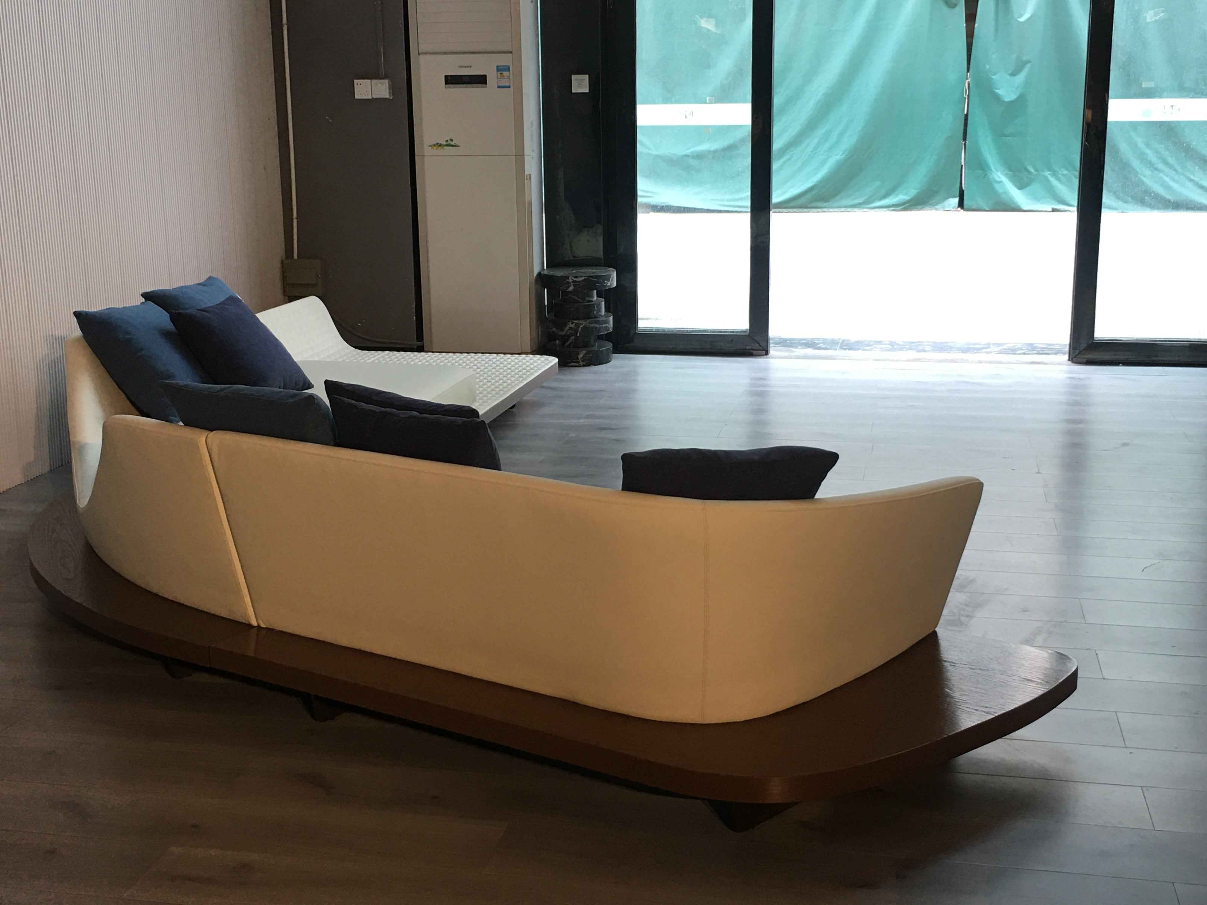 SF-310 Lawson Curved Sofa