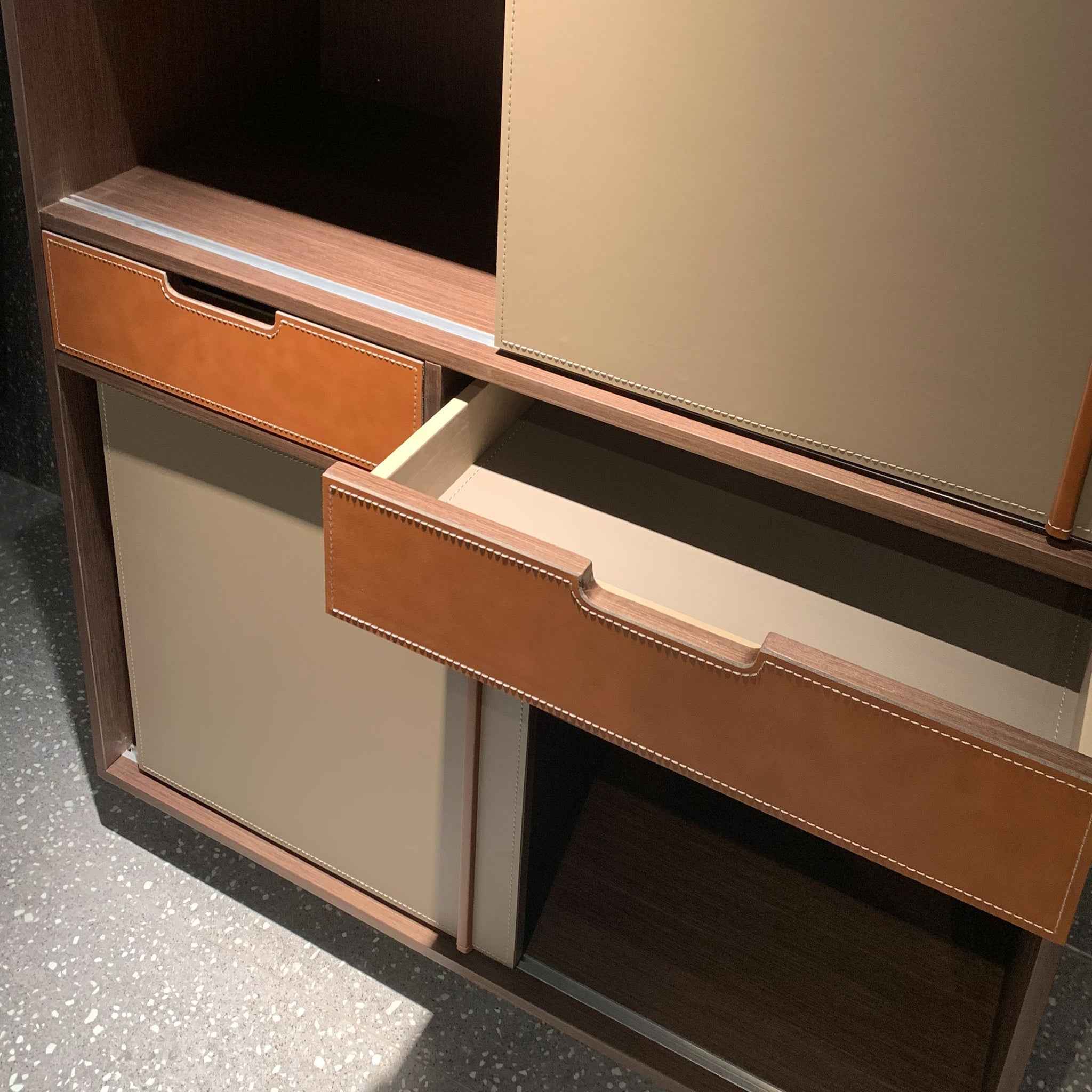 BG-1081 Minimalism Sideboard