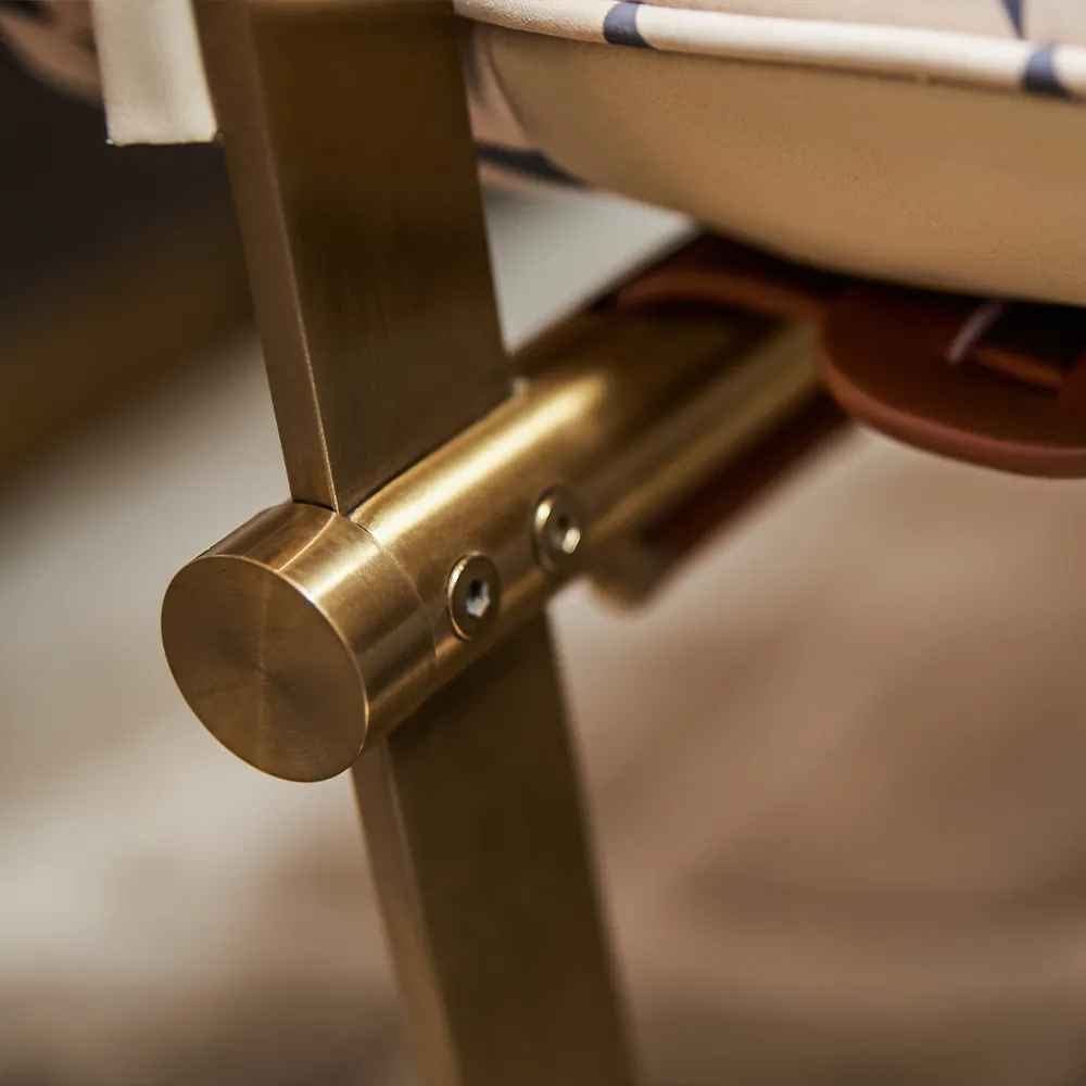 AC21-380 Lounge Chair