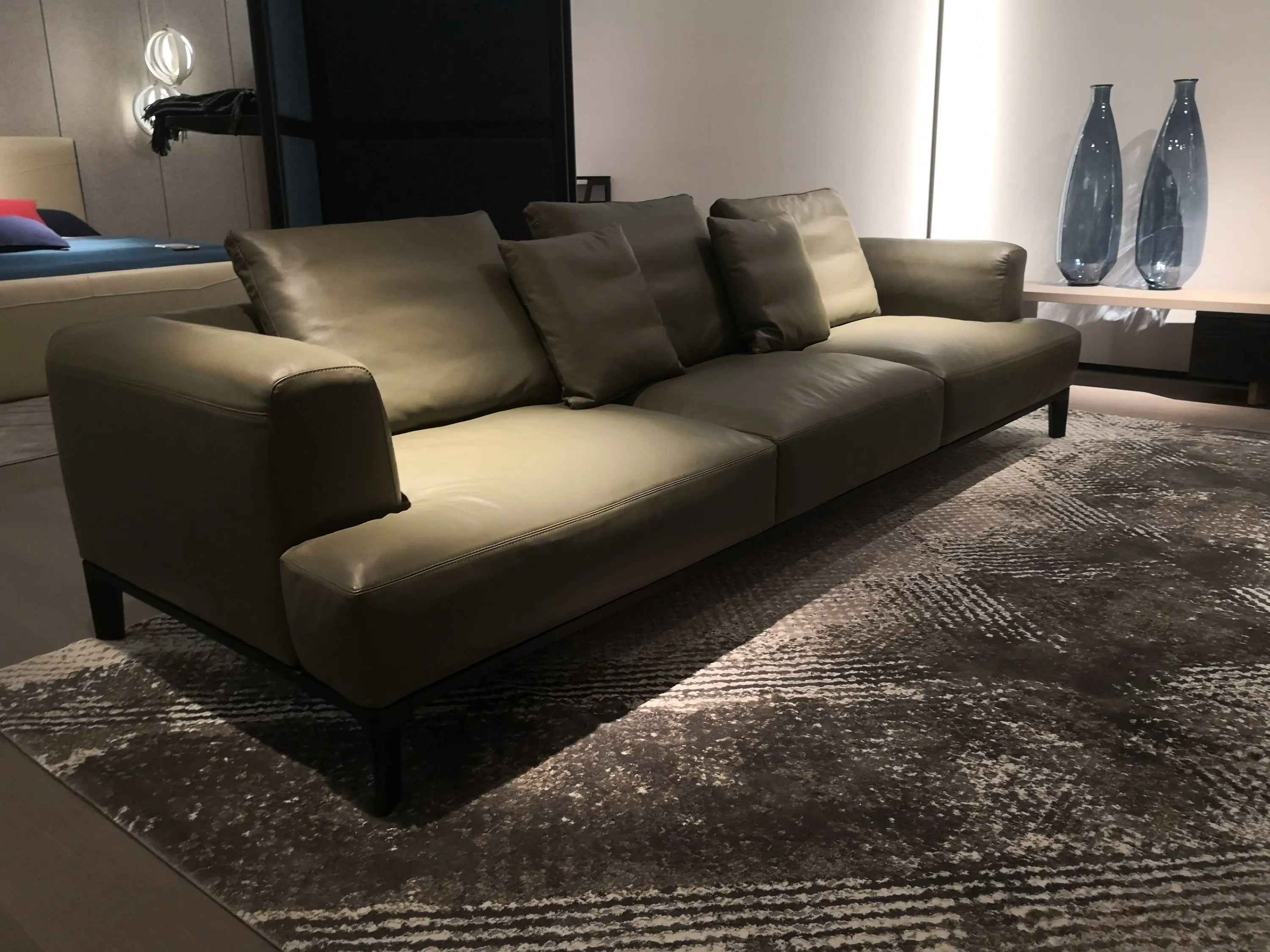 VJ1-1779 Sofa - Stylish Comfort for Modern Living Spaces