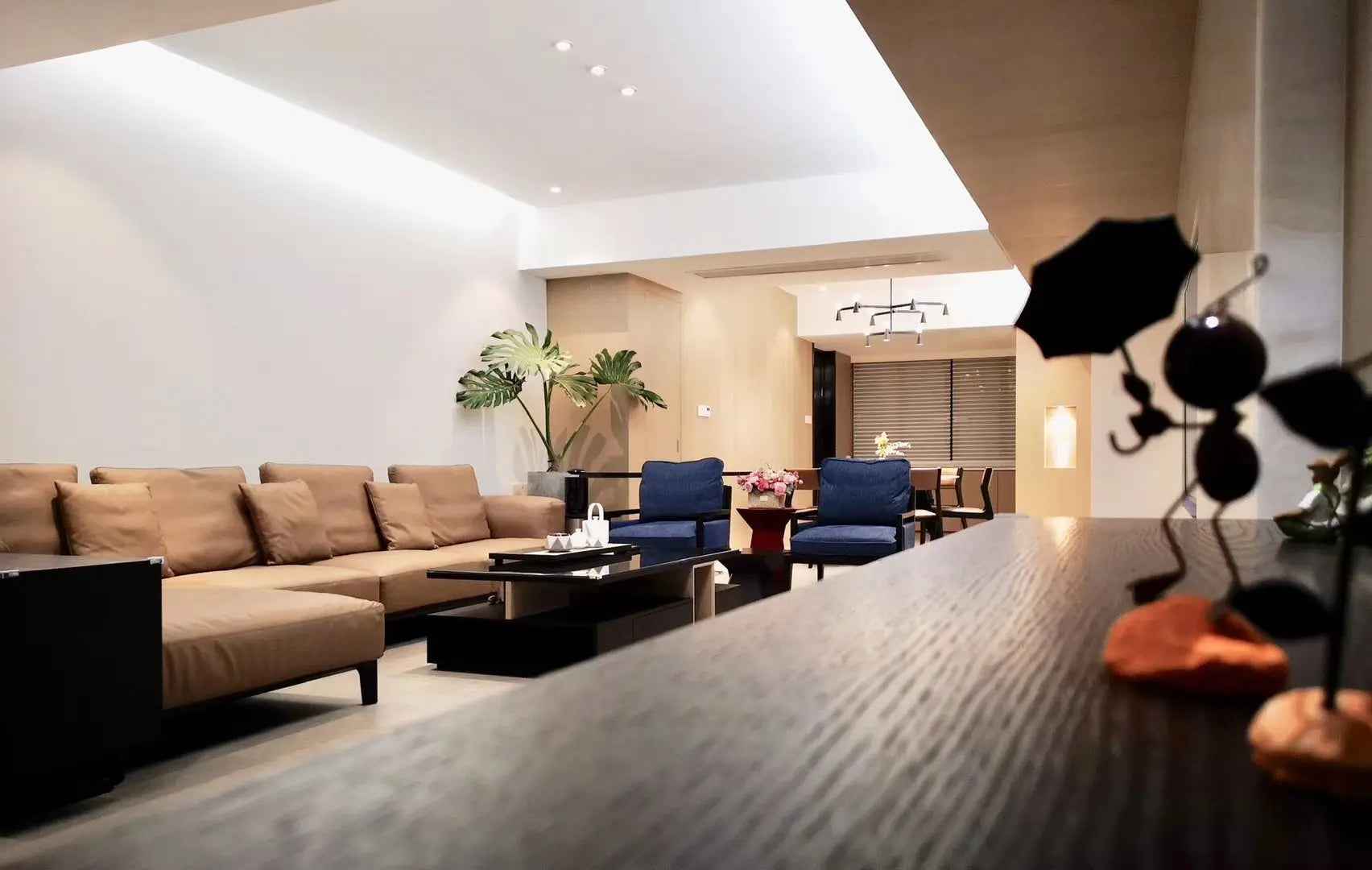 VJ1-1779 Sofa - Stylish Comfort for Modern Living Spaces