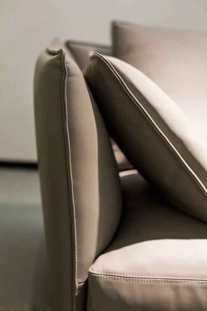 VJ1-1960 Sofa - Stylish Comfort for Modern Living