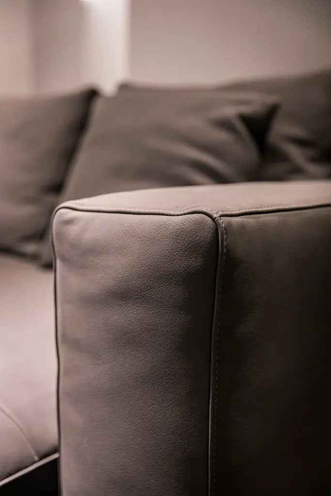 VJ3-2062 Sofa - Stylish Comfort for Your Living Space