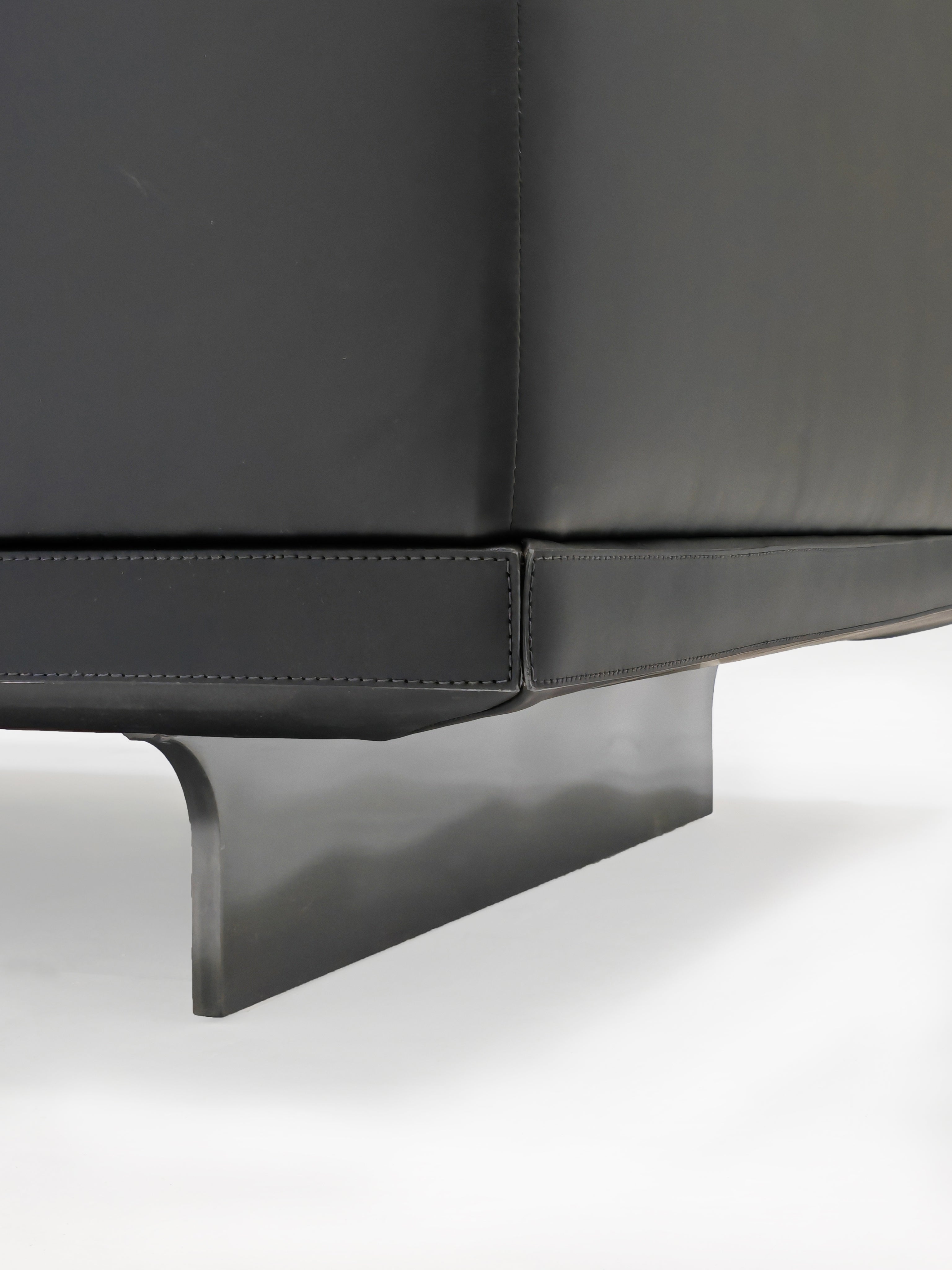 VJ3-2357 Four-Seater Sofa Comfortable and soft to sit on - Chiuchiufurniture