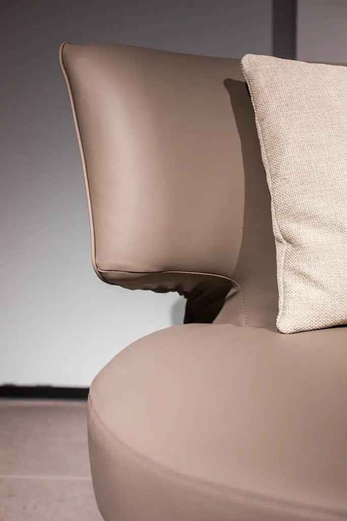 VJ5-1678 Sofa - Elegant and Comfortable Seating Solution