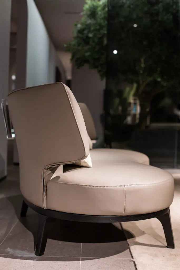 VJ5-1678 Sofa - Elegant and Comfortable Seating Solution