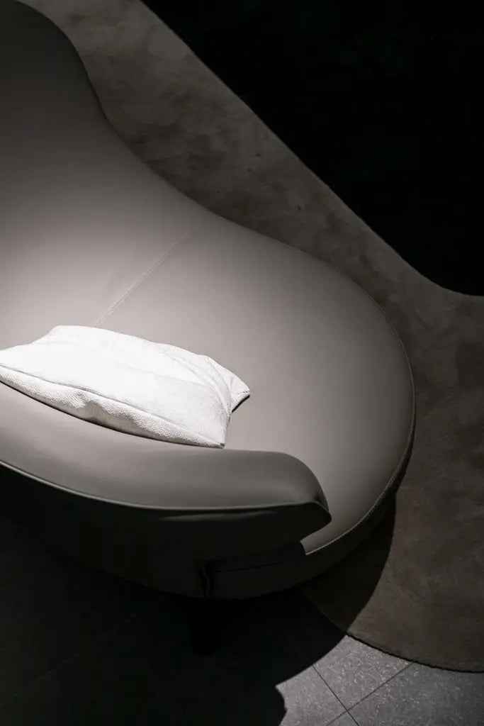 VJ5-1678 Sofa - Elegant and Comfortable Seating Solution