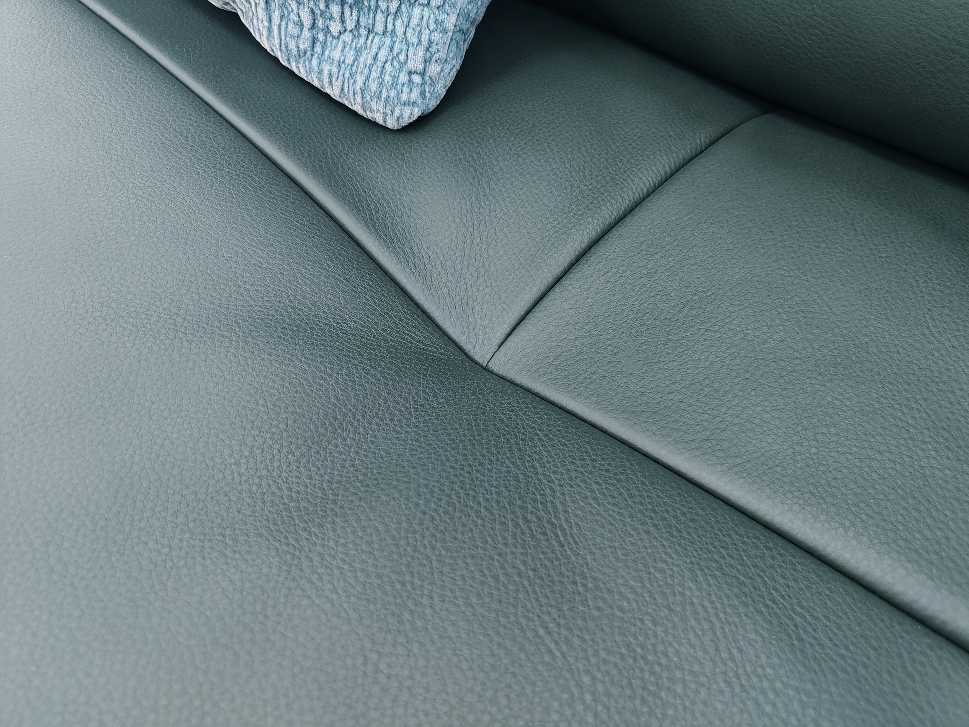 VJ6-2418 Double-arm four-seater sofa Comfortable and soft to sit on - Chiuchiufurniture