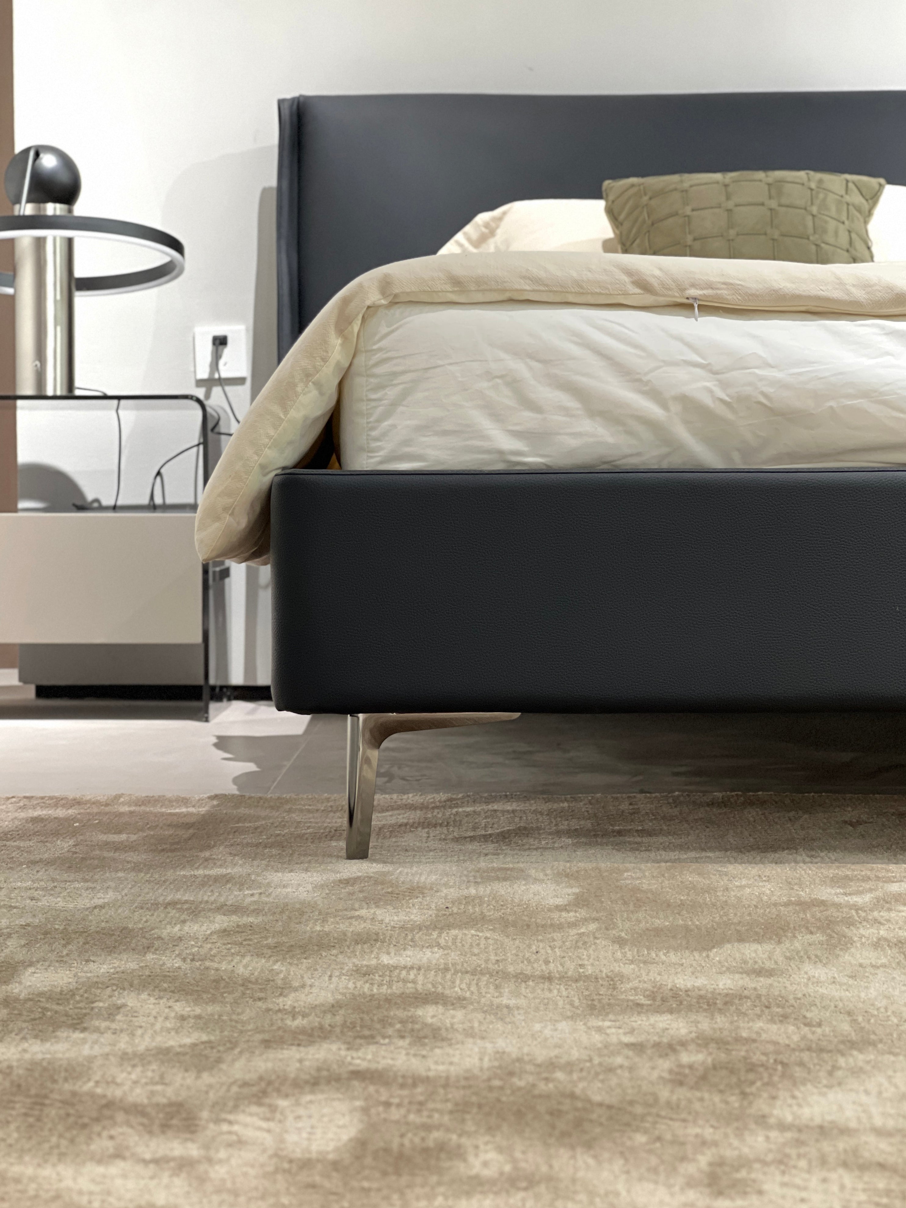 VX2-2327-1 Bed Modern minimalist style - Chiuchiufurniture