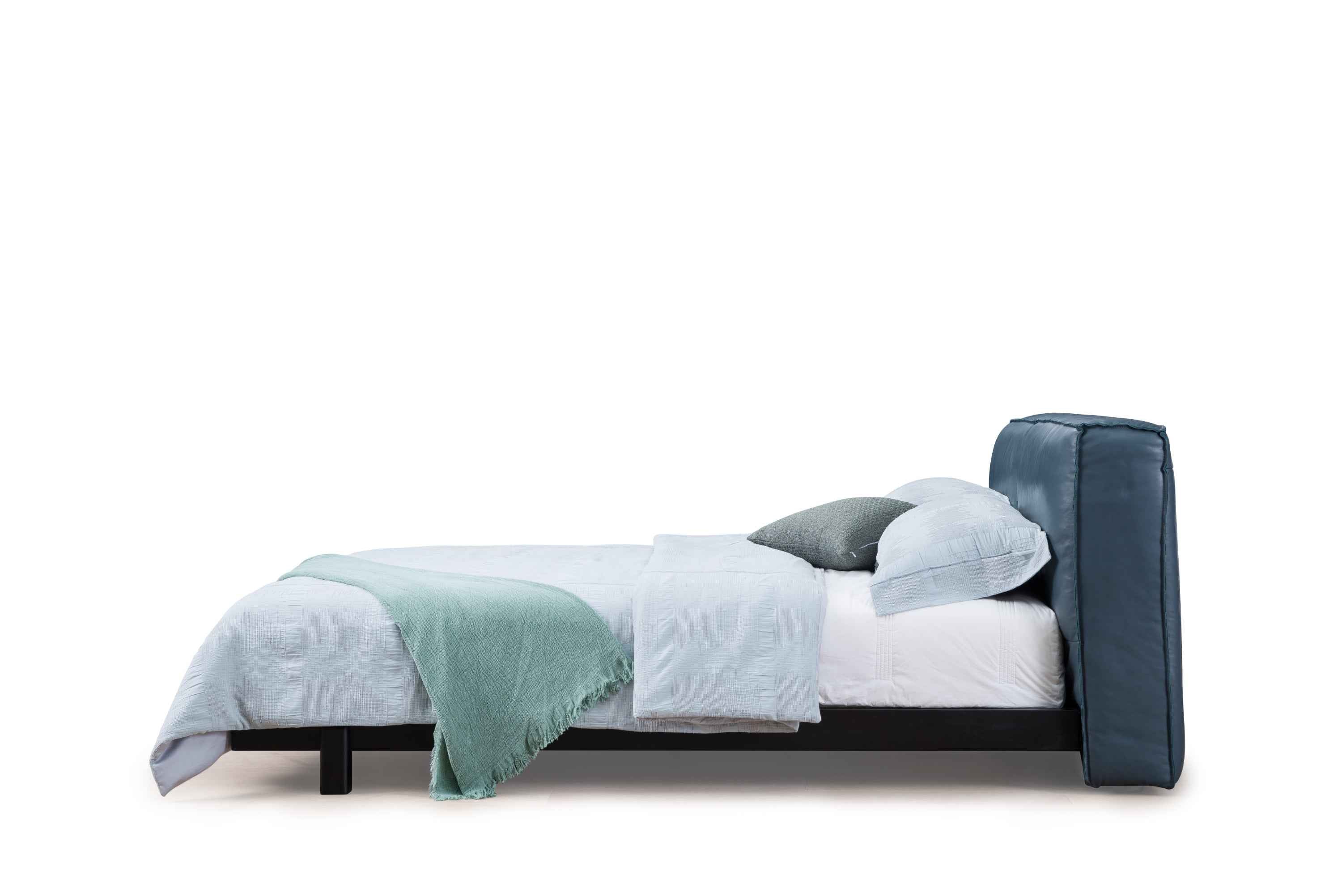 Urban Chic Leather KB-VVCASA-BED-VX5-1801-1 Bed