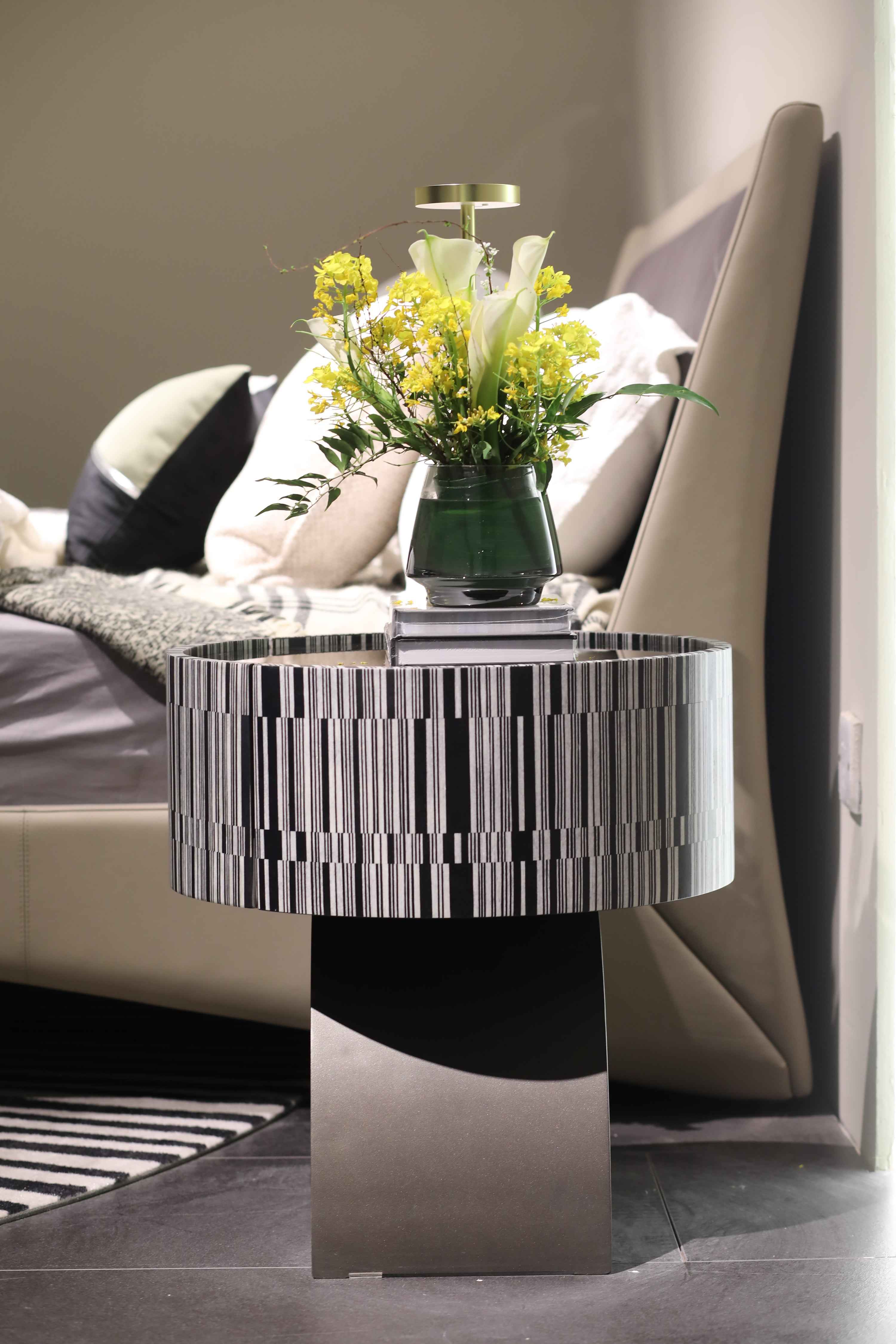 Italian Minimalist HX-2320-2 Bedside table