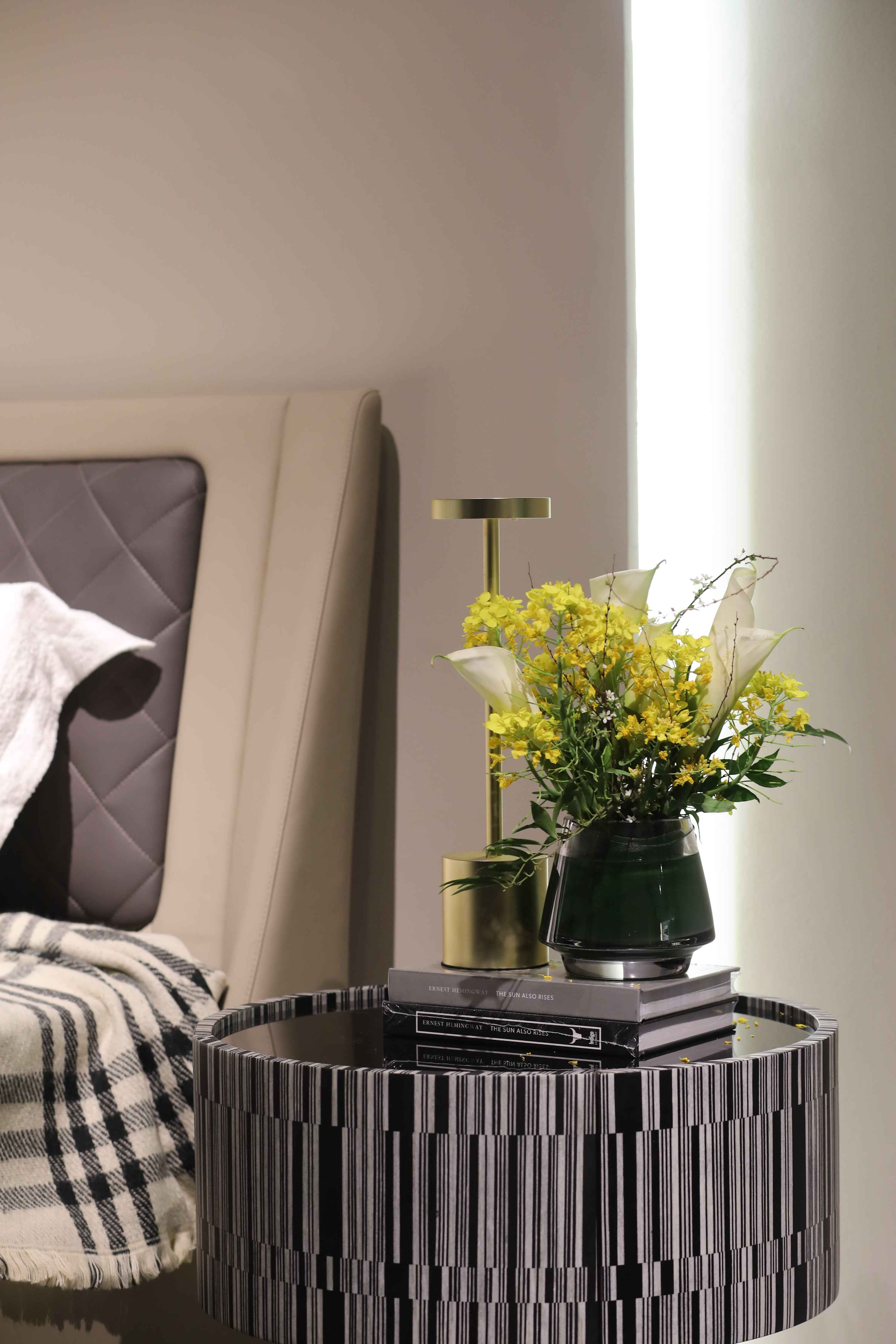 Luxurious Comfort VX5-2320-1 Bed