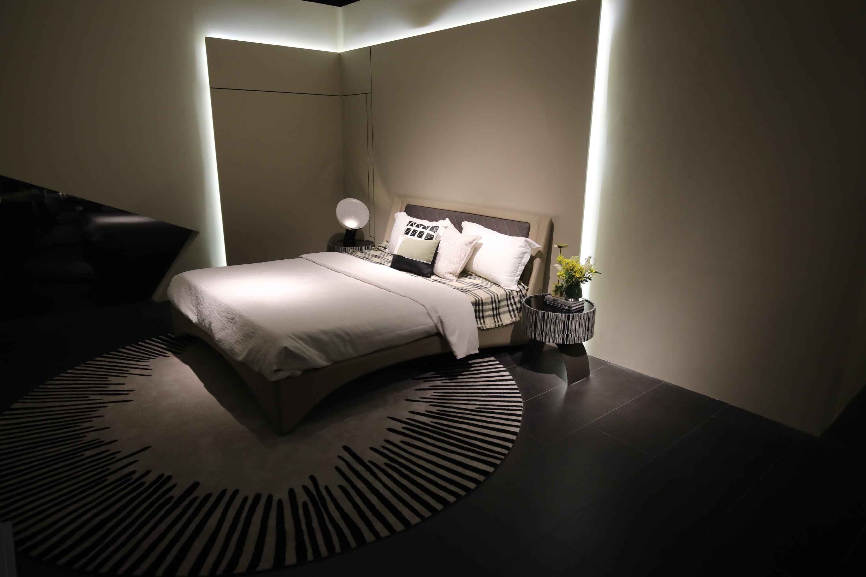 Italian Minimalist HX-2320-2 Bedside table