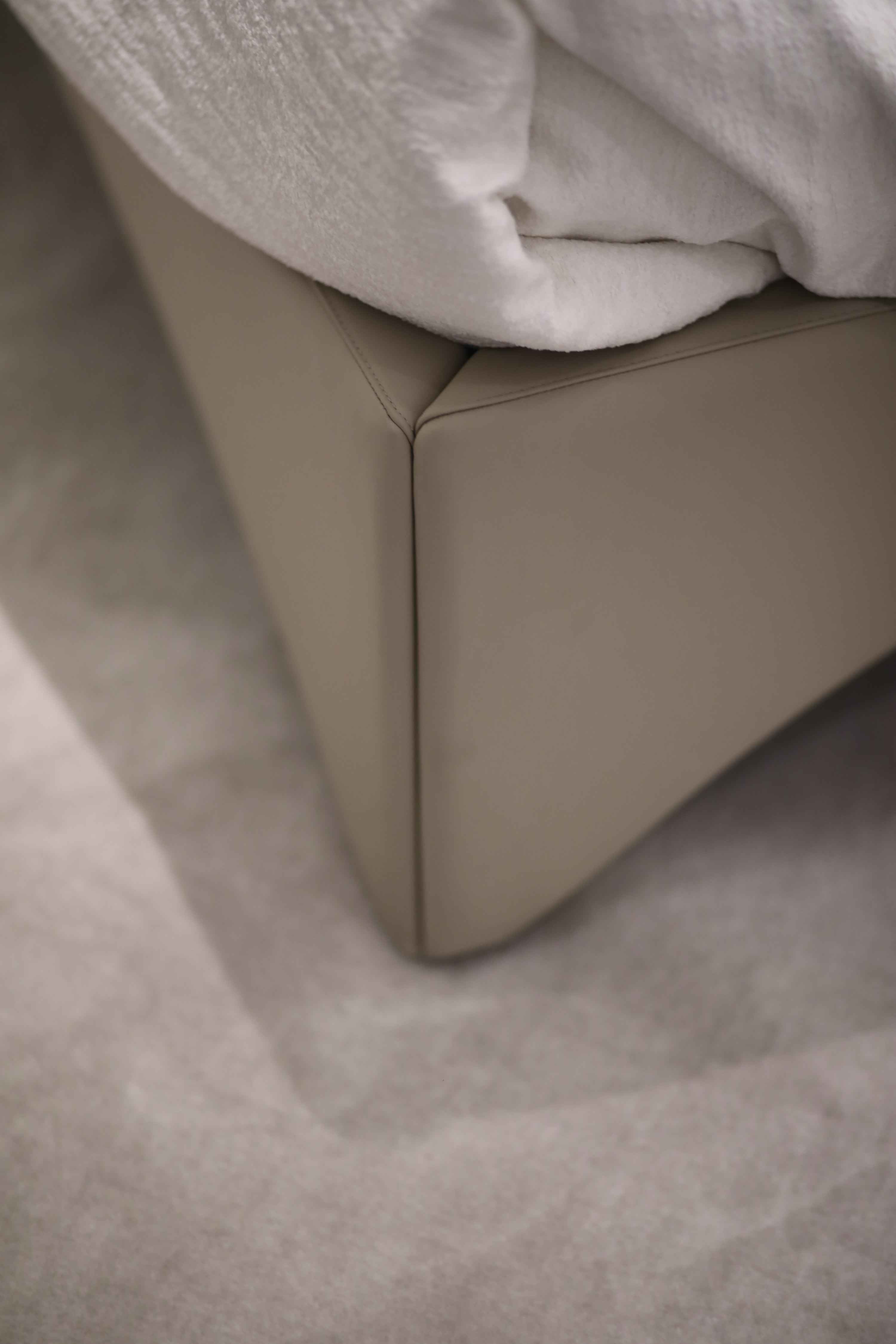 Luxurious Comfort VX5-2320-1 Bed