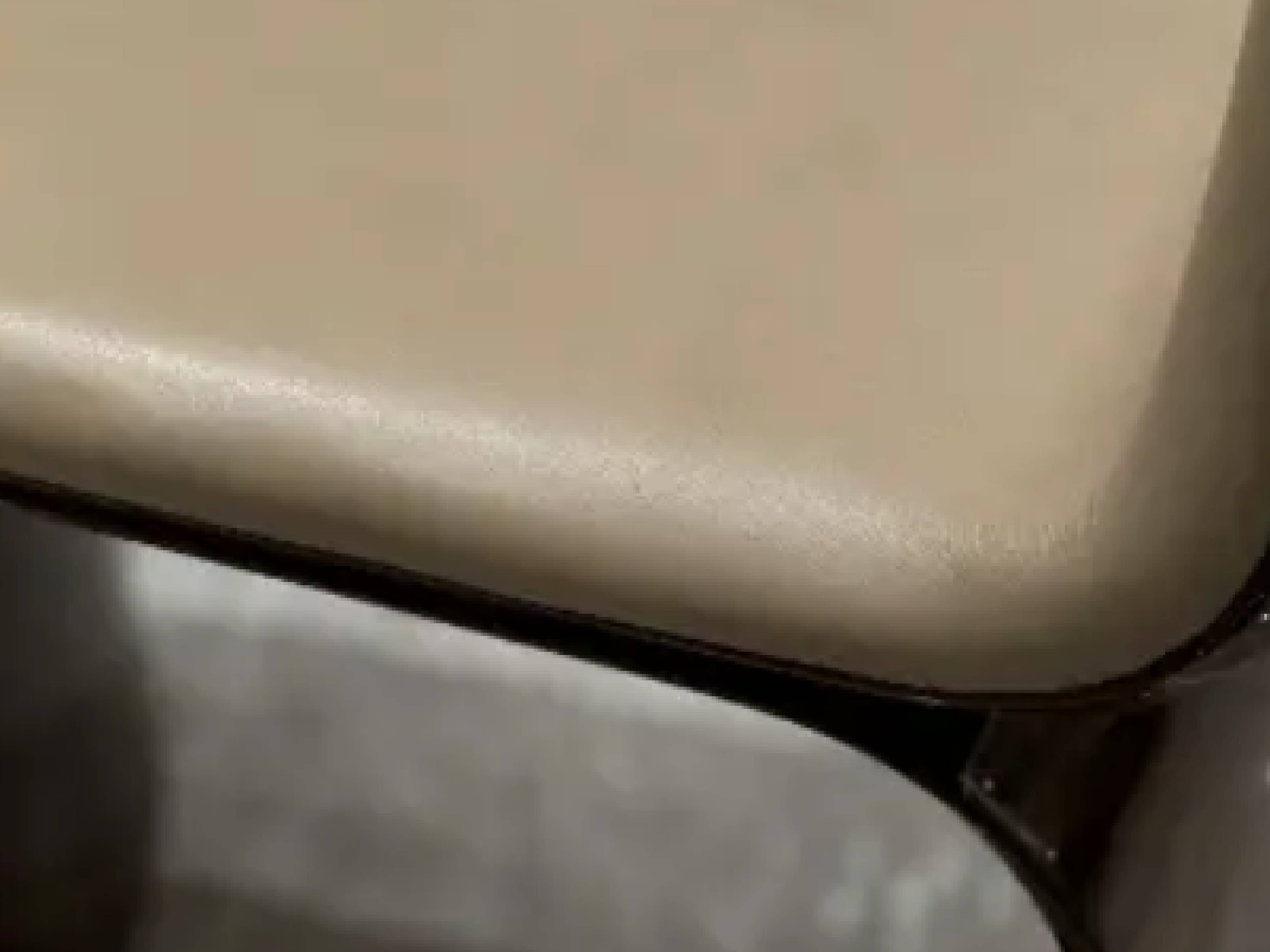 Premium Leather Dining Chair W016D6 – Bentley Style Ridley Chair with Curved Back and Legs, Luxury Dining Chairs - Chiuchiufurniture