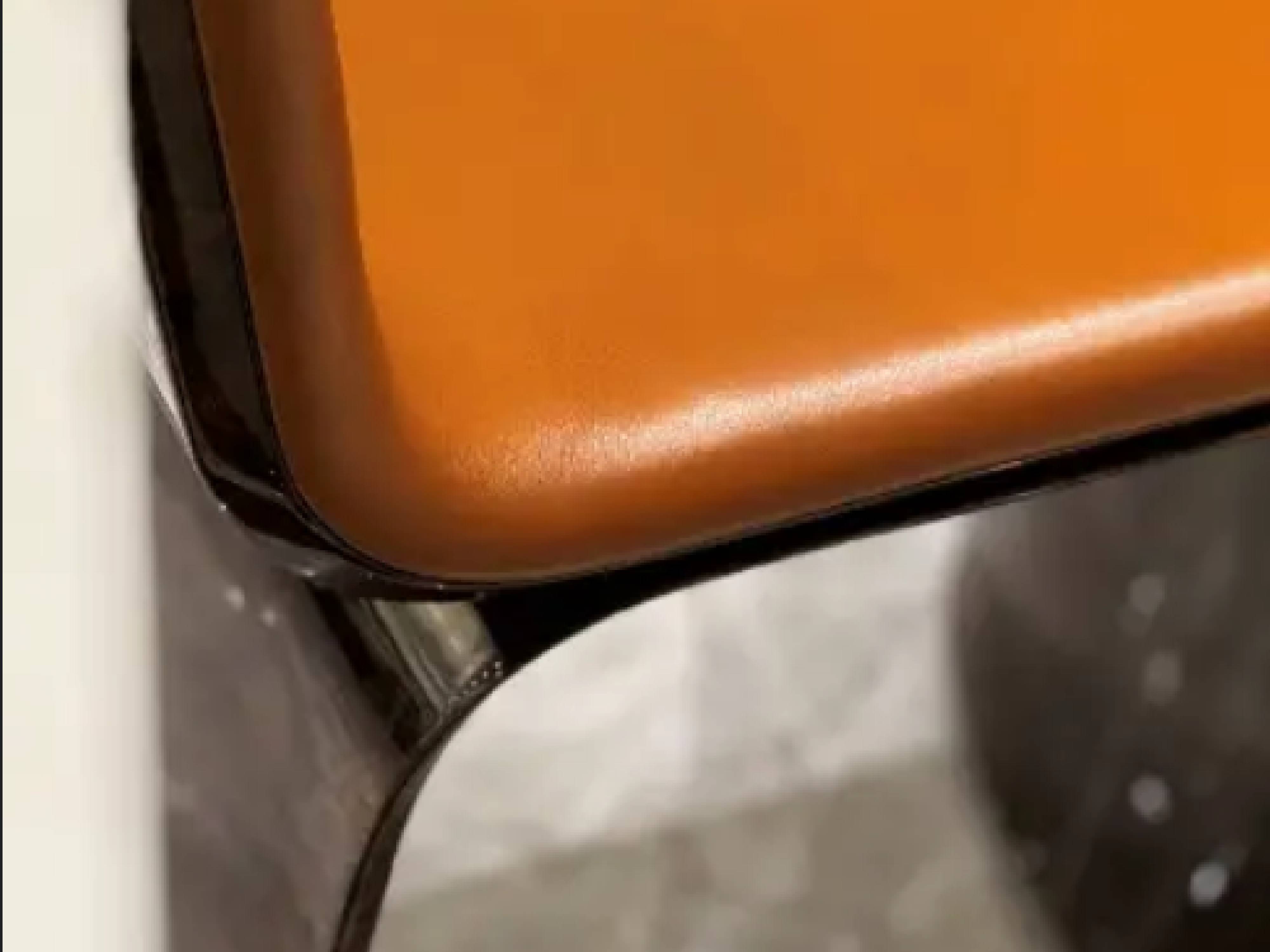 Premium Leather Dining Chair W016D6 – Bentley Style Ridley Chair with Curved Back and Legs, Luxury Dining Chairs - Chiuchiufurniture