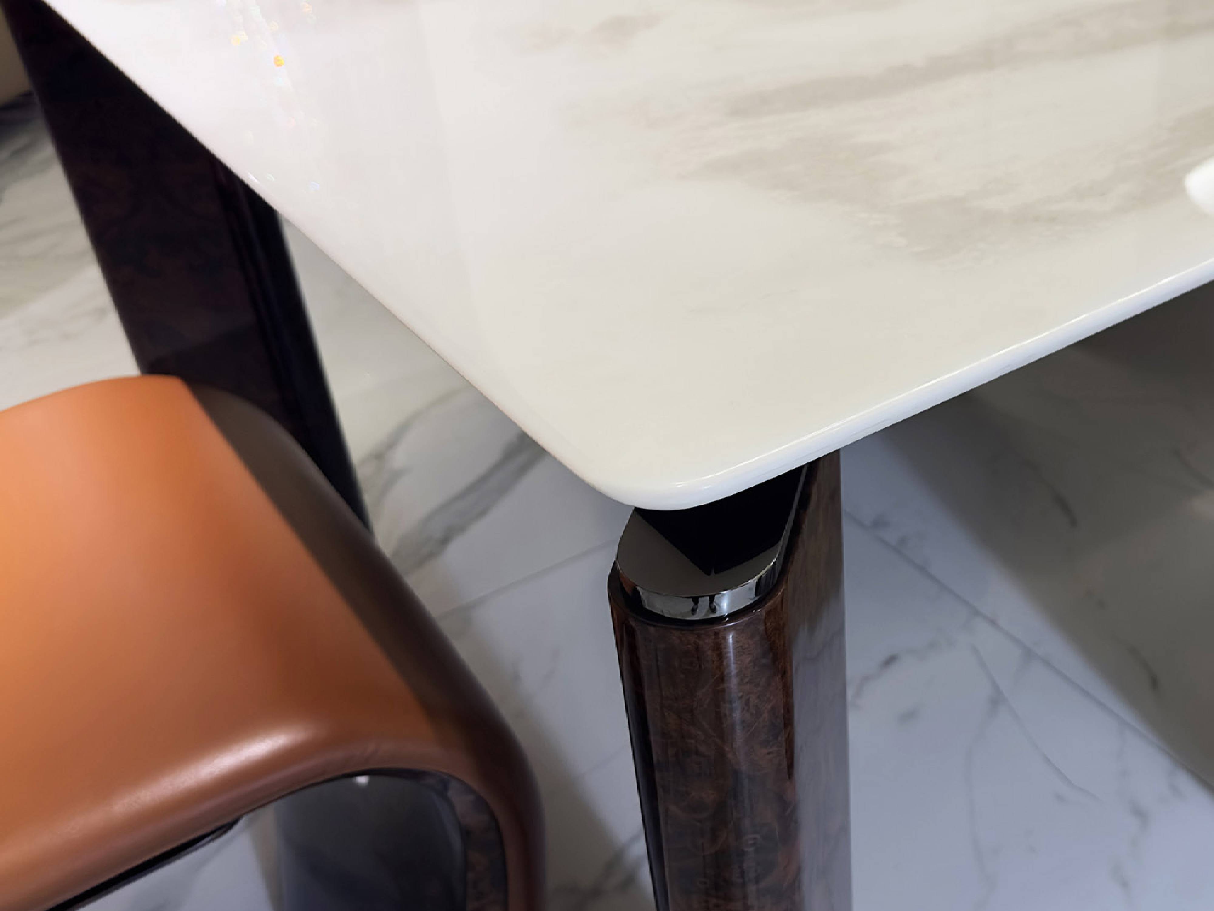 Premium Leather Dining Chair W016D6 – Bentley Style Ridley Chair with Curved Back and Legs, Luxury Dining Chairs - Chiuchiufurniture