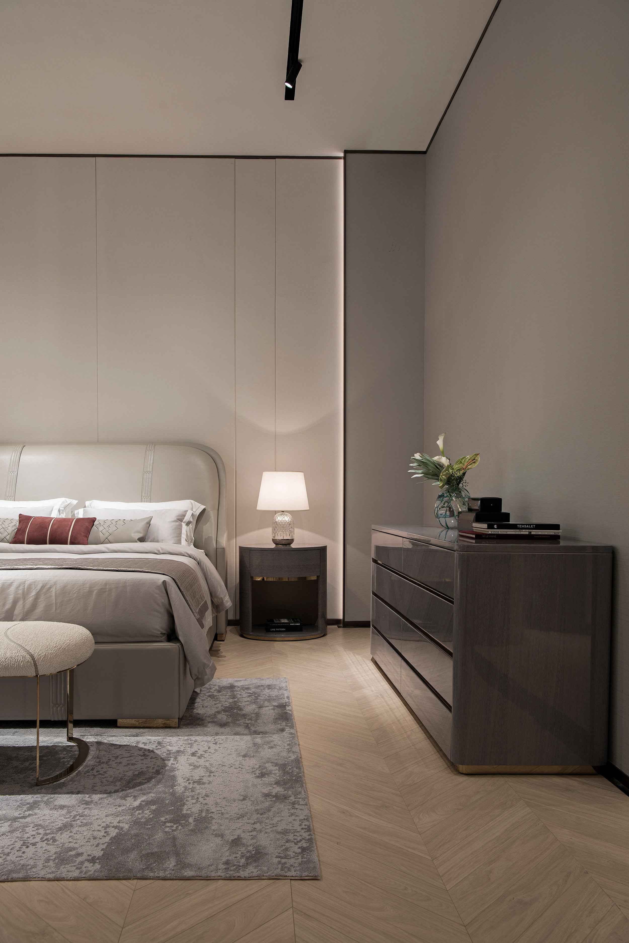 WH302B12 Chest Of Drawers