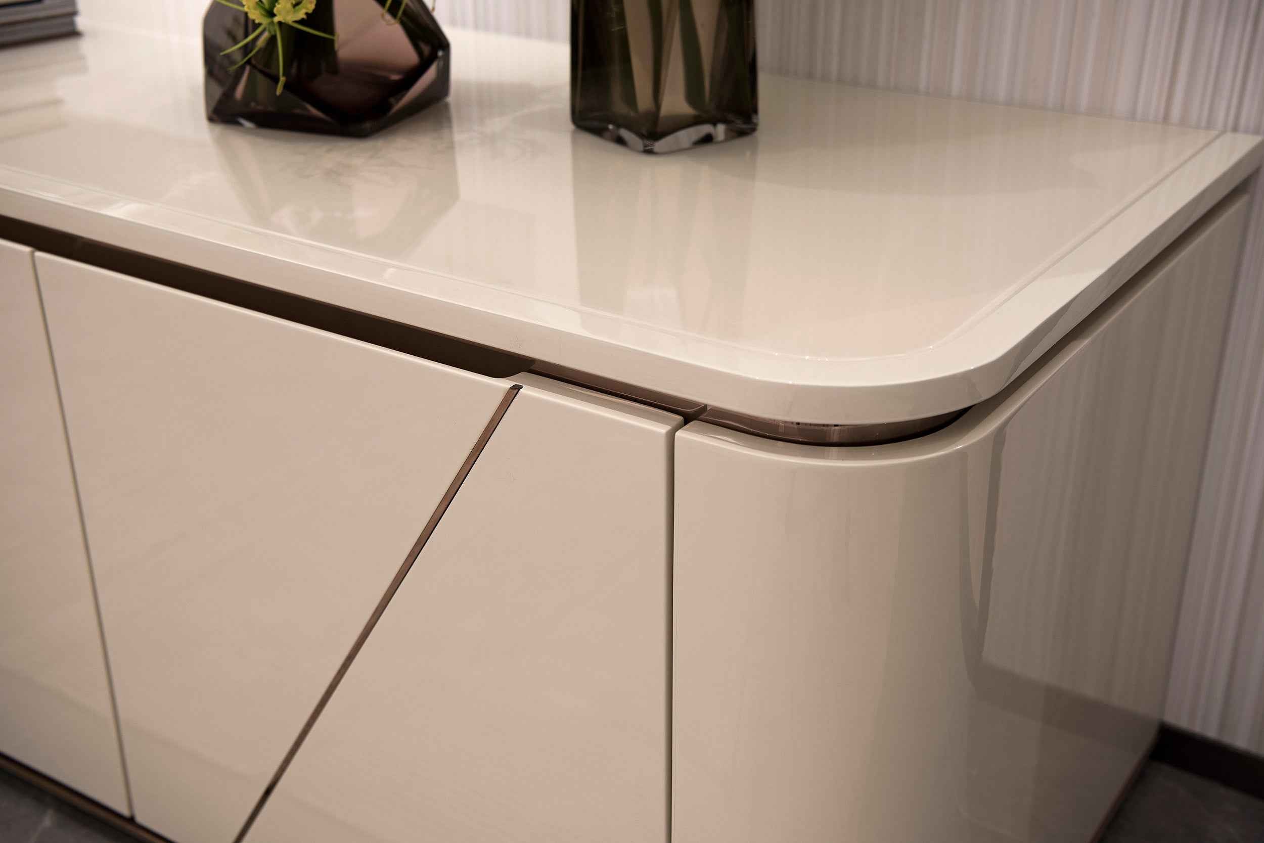 WH305D7 Wine Cabinet Sideboard