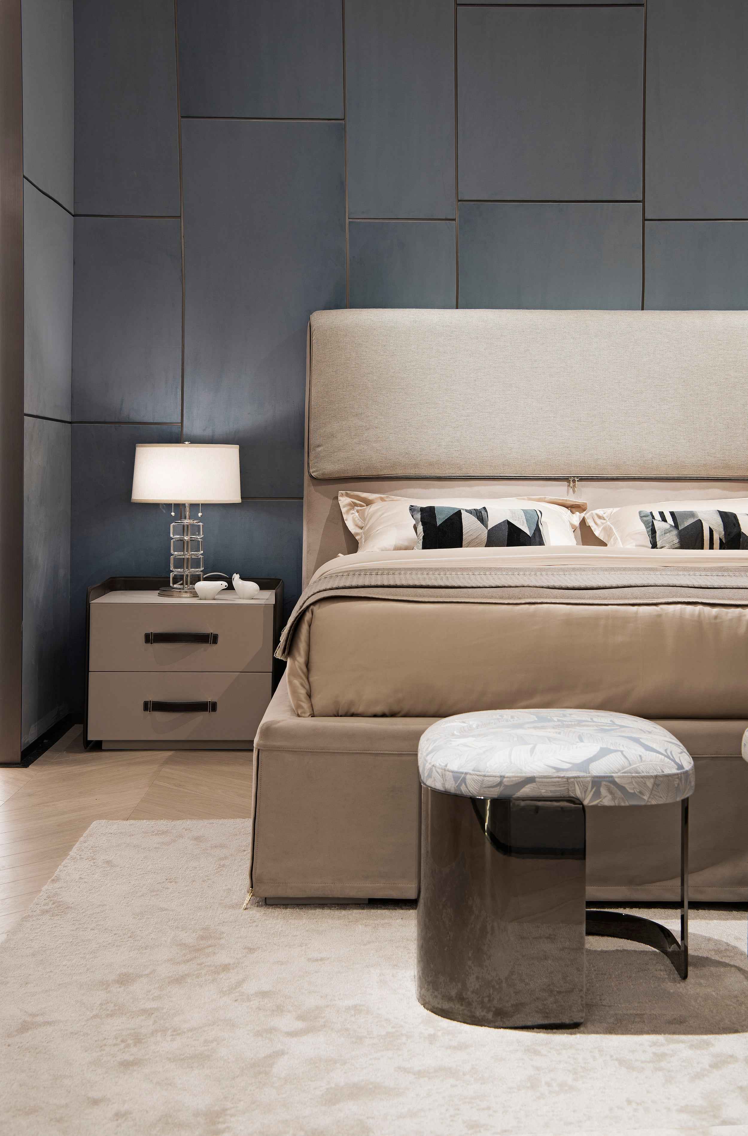 WH306B11 bedside table