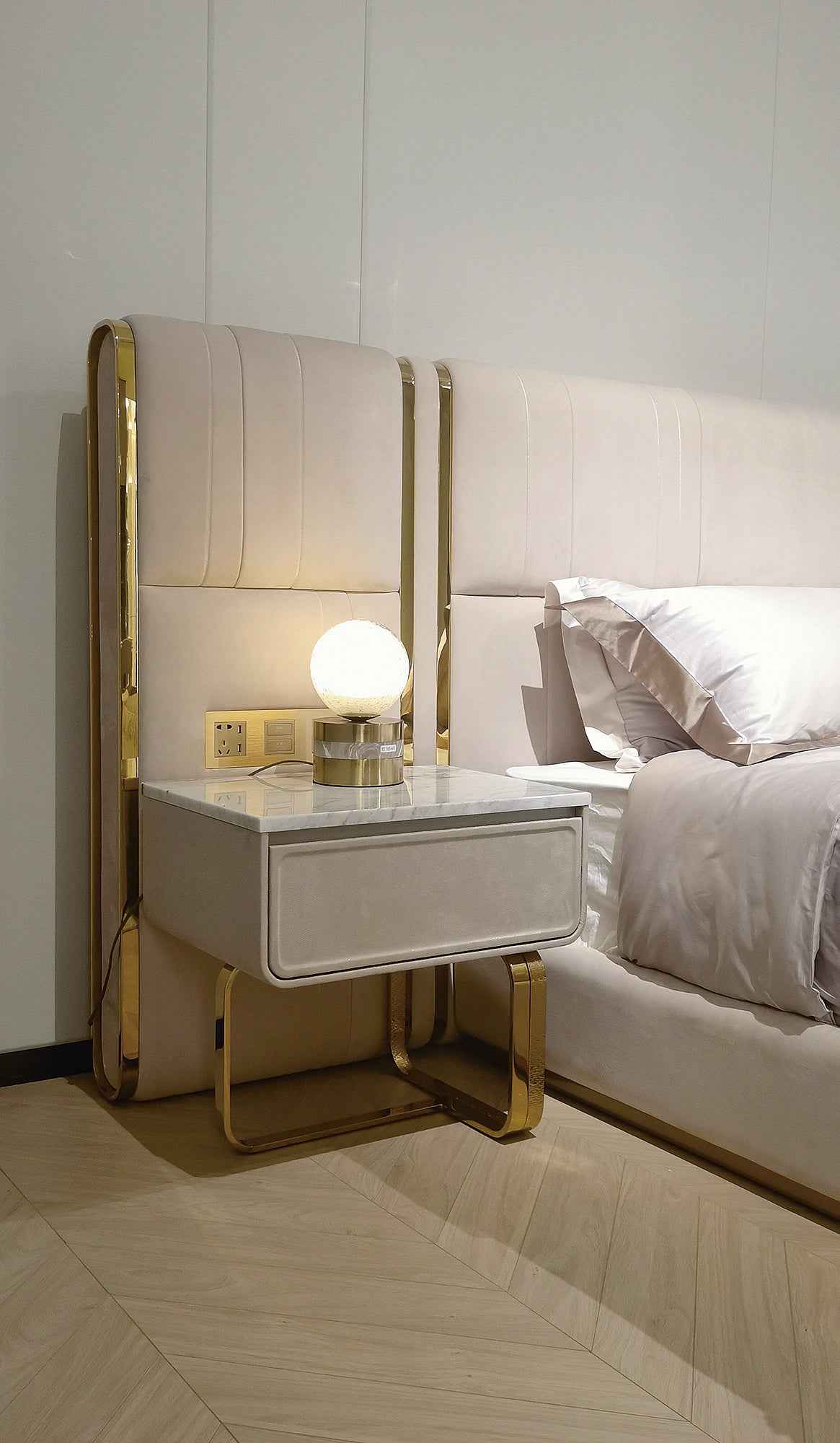 WH309B11 bedside table